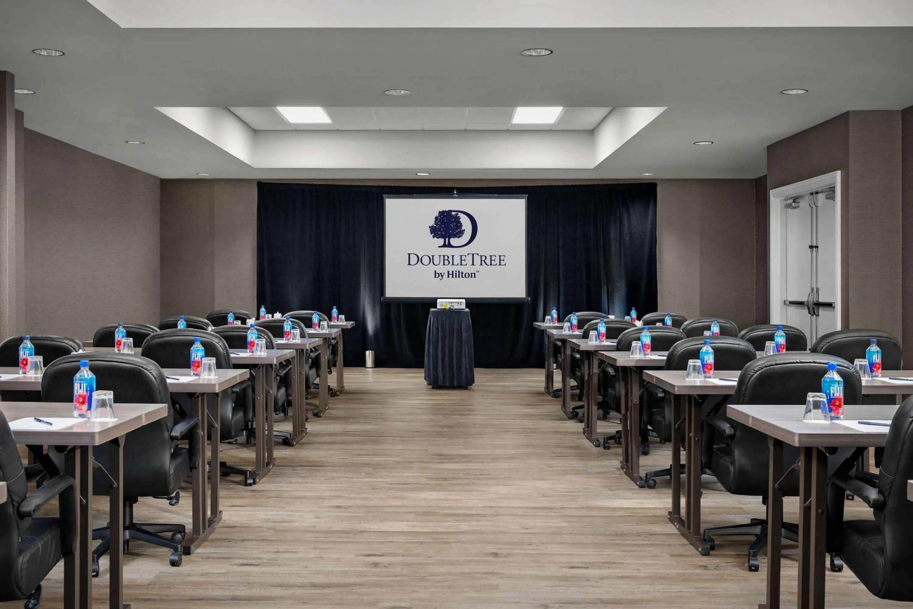 Meeting/conference room in DoubleTree by Hilton Chicago O'Hare Airport-Rosemont