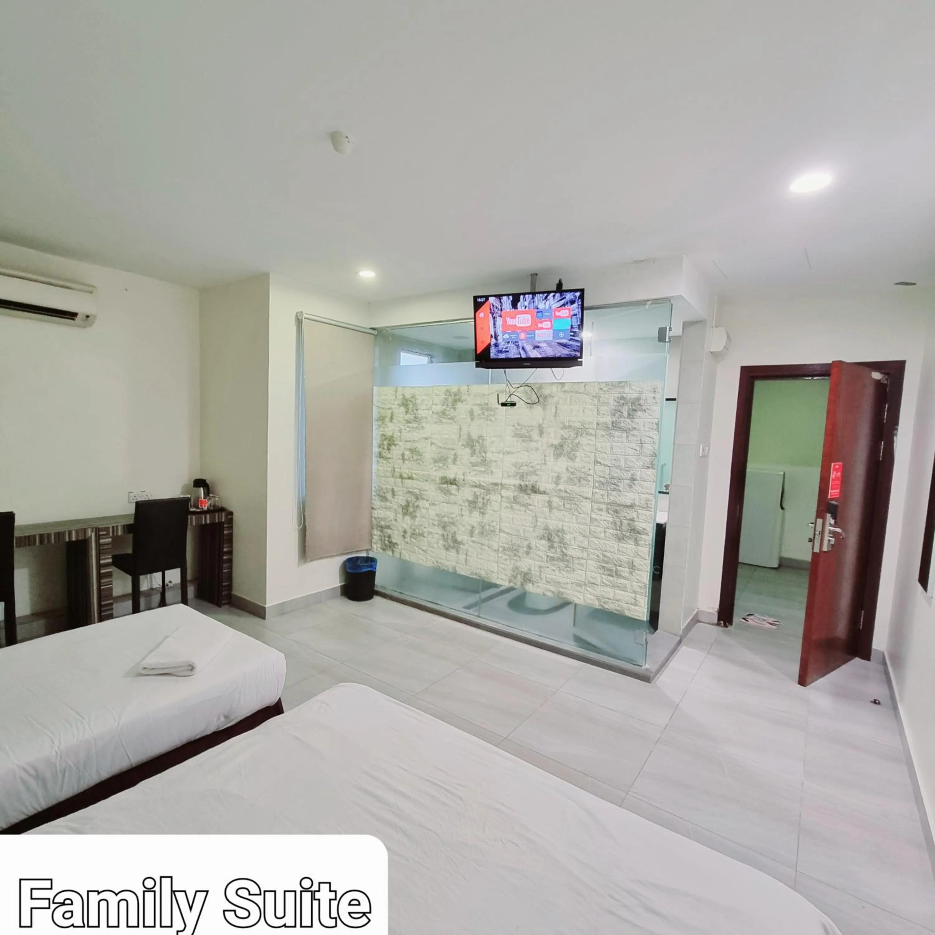 Bed in Sunrise Golden Hotel