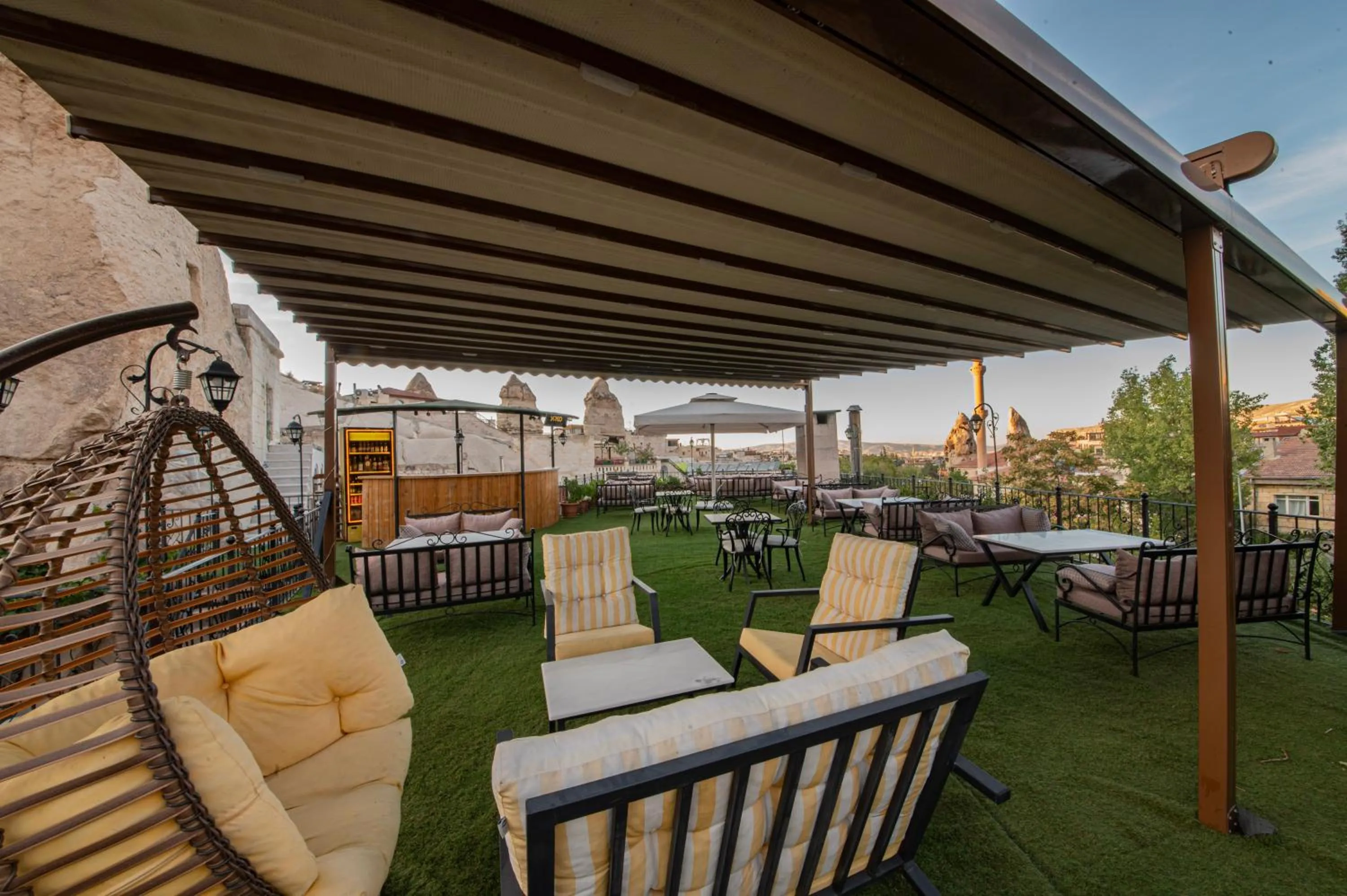 Day in Roma Cave Suite