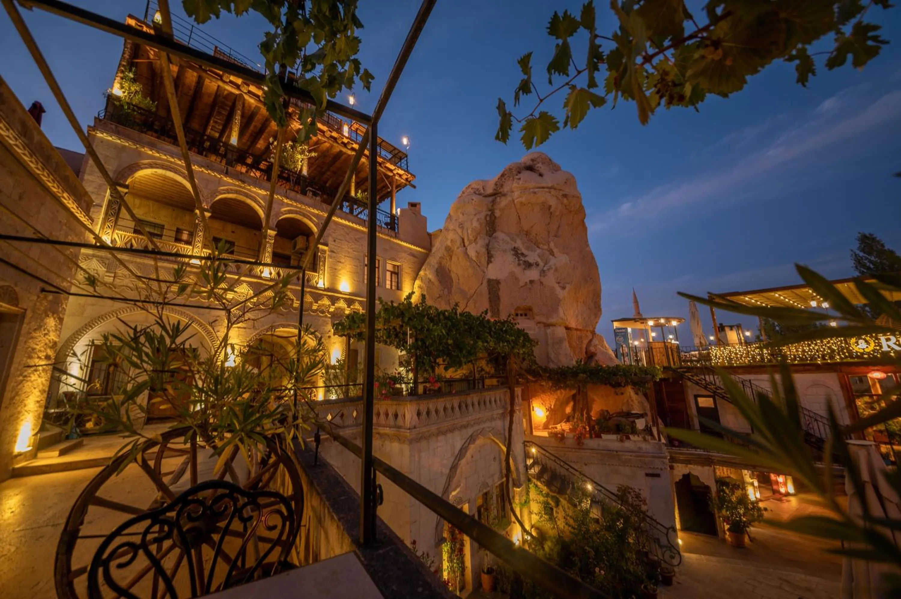 Property building in Roma Cave Suite