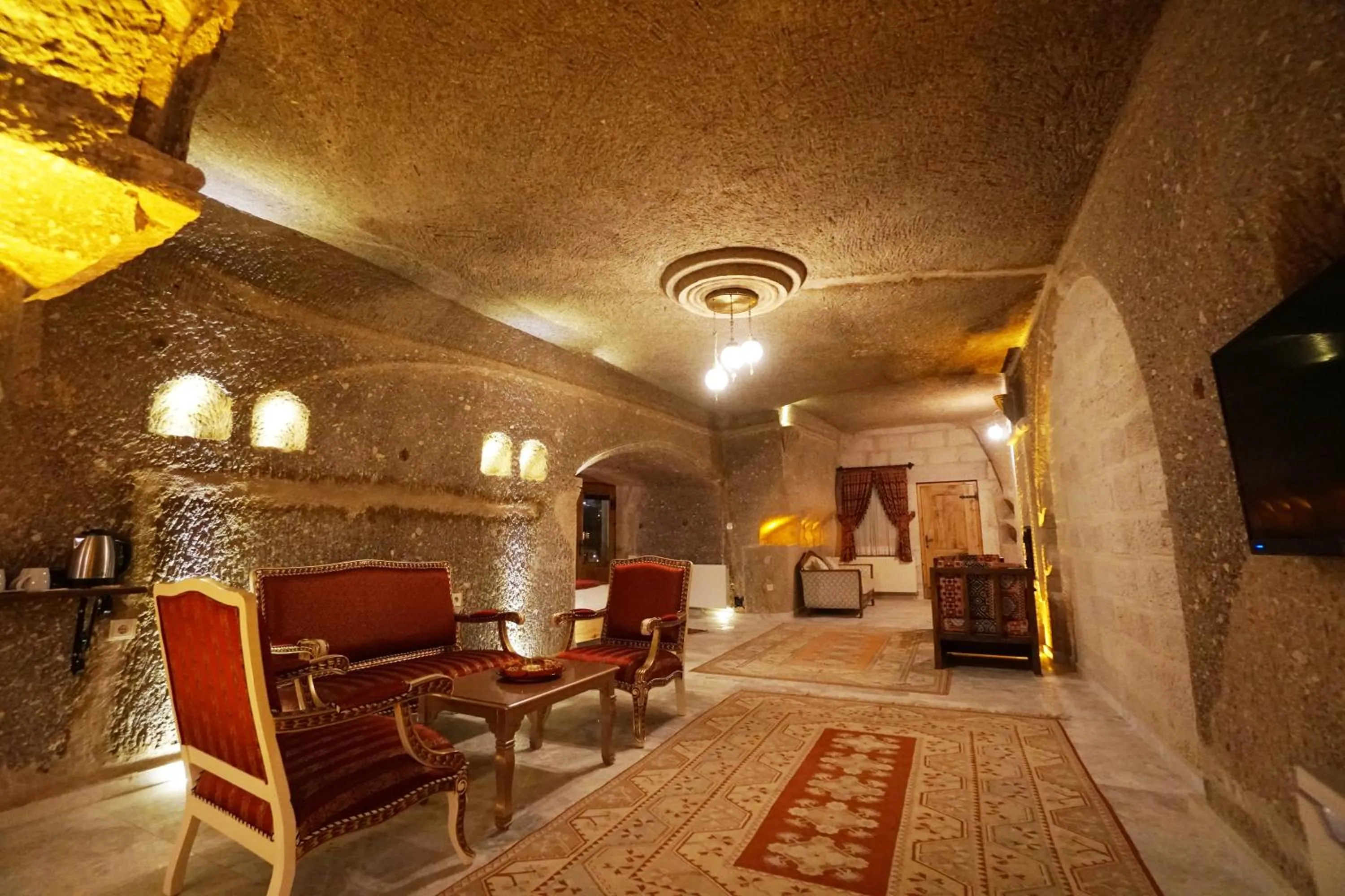 Photo of the whole room in Roma Cave Suite