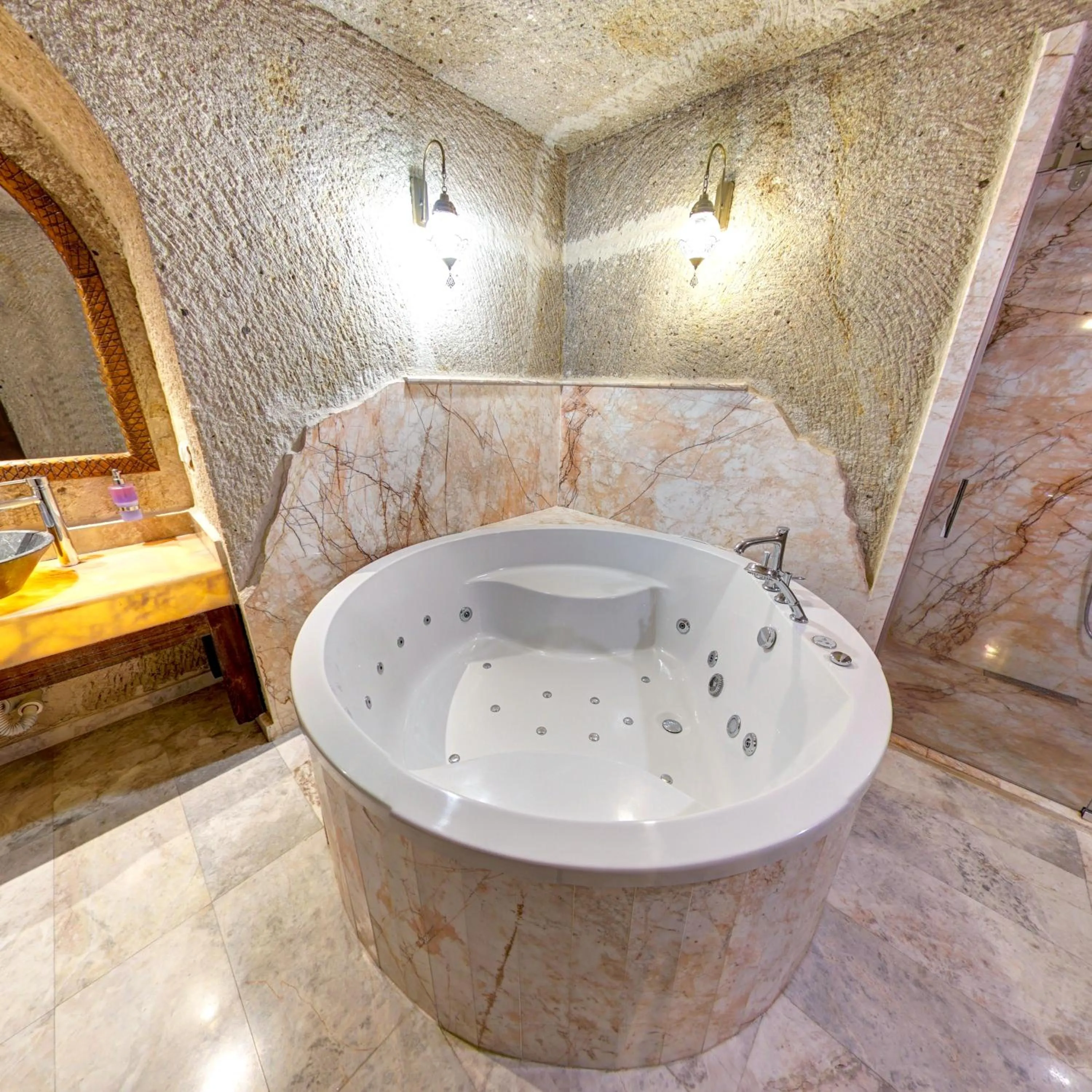 Bathroom in Roma Cave Suite