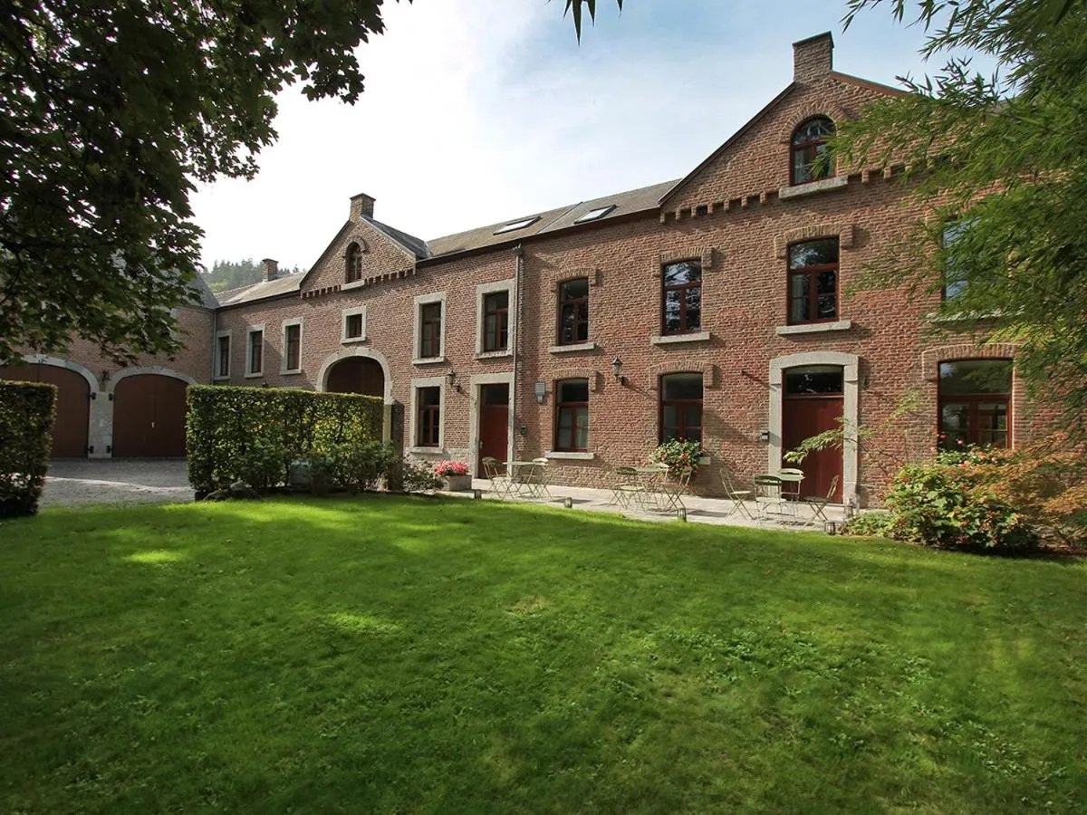 Facade/entrance in Hôtel - Ferme du Château d'Ahin
