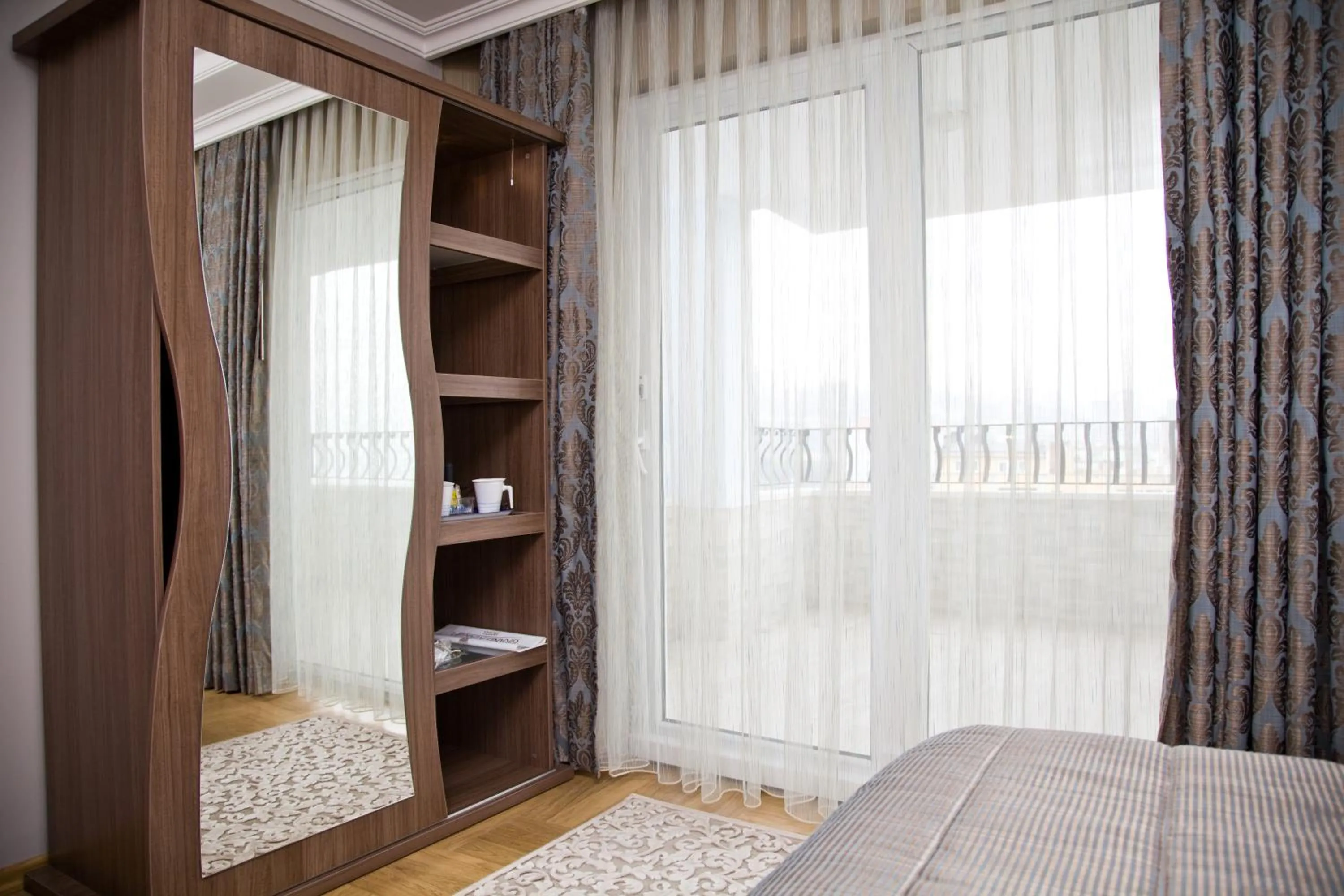 Communal lounge/ TV room, Bed in Grand Atakum Hotel