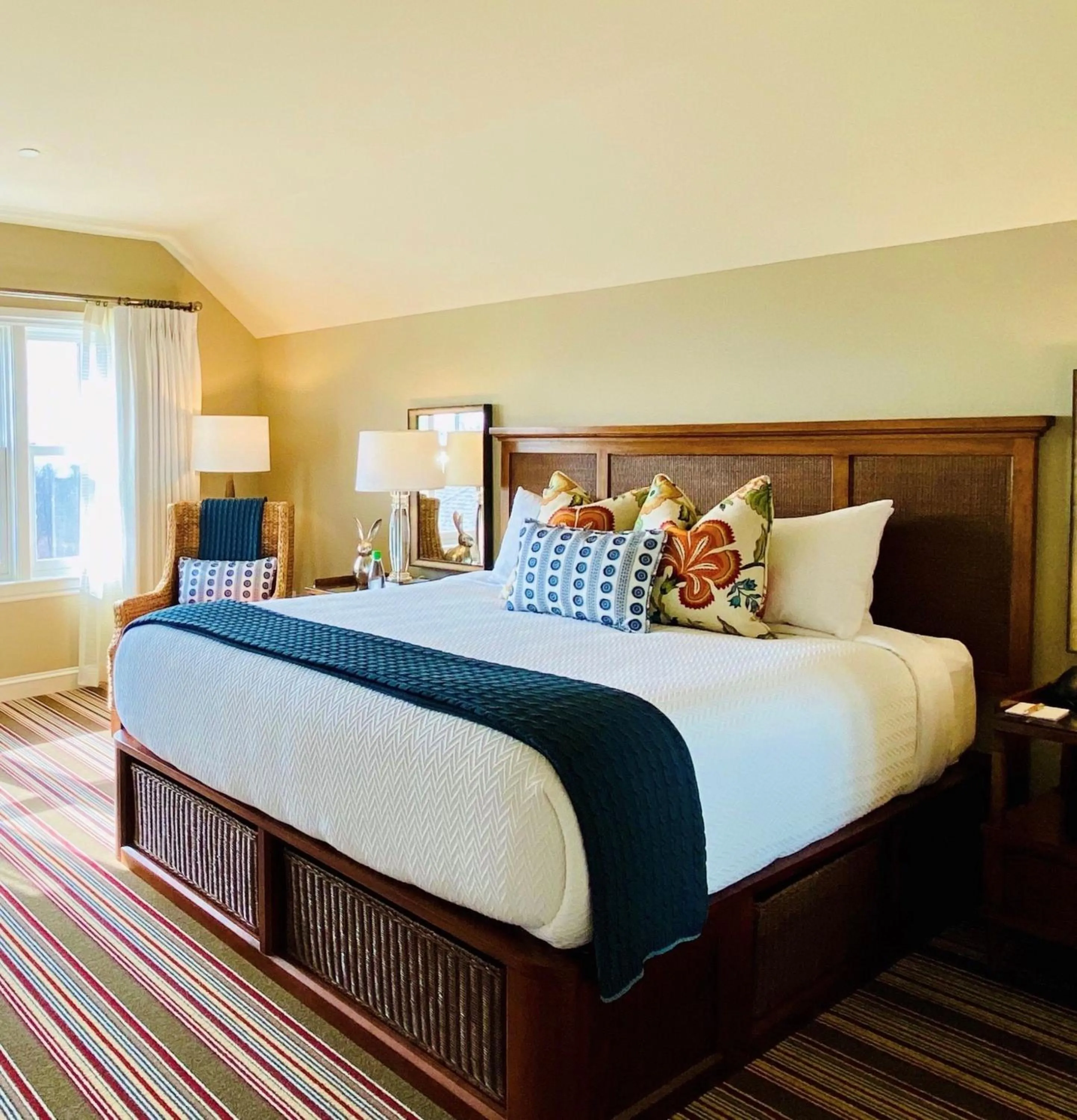 Bedroom, Bed in Inn By the Sea