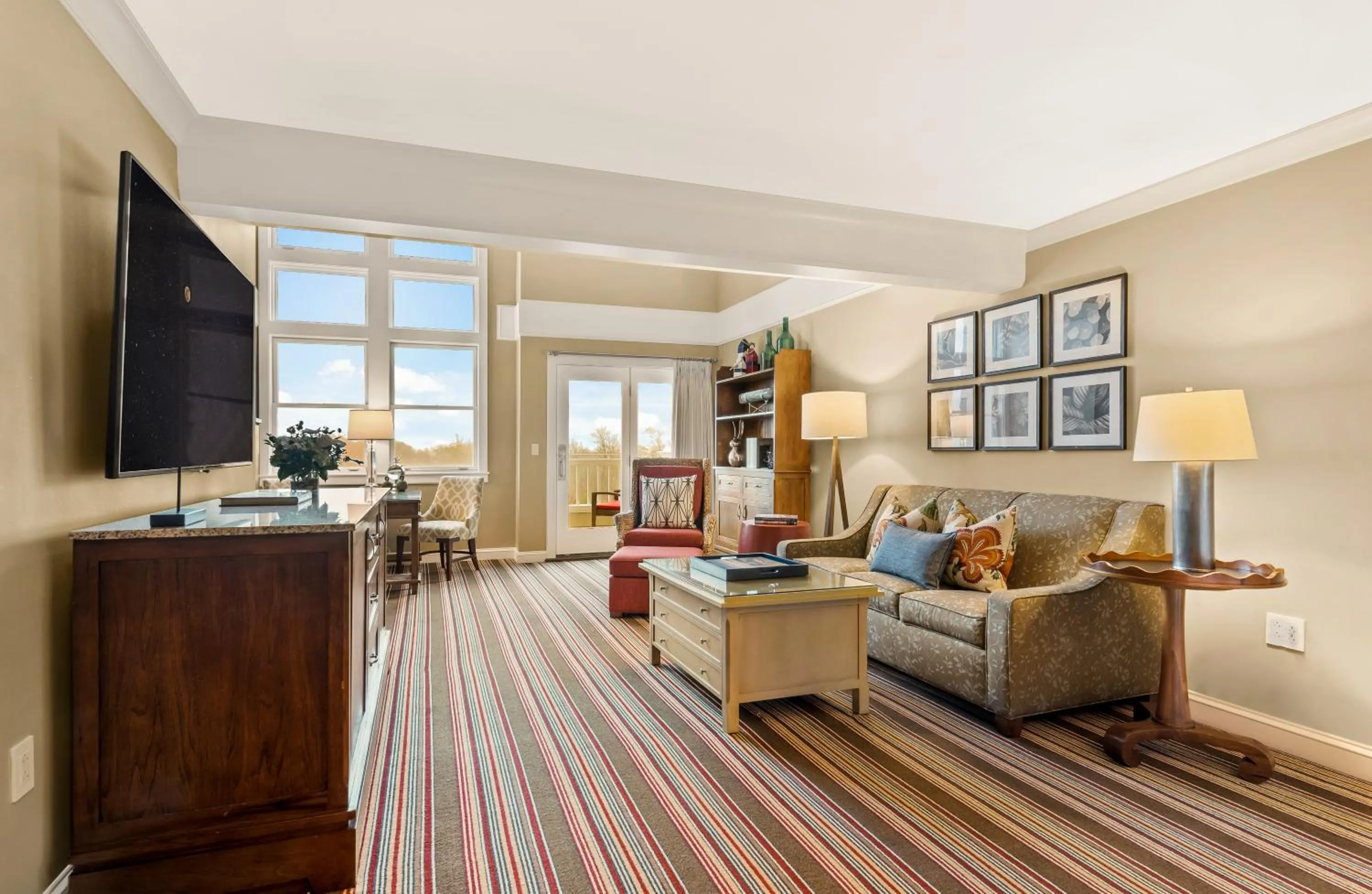 Living room in Inn By the Sea