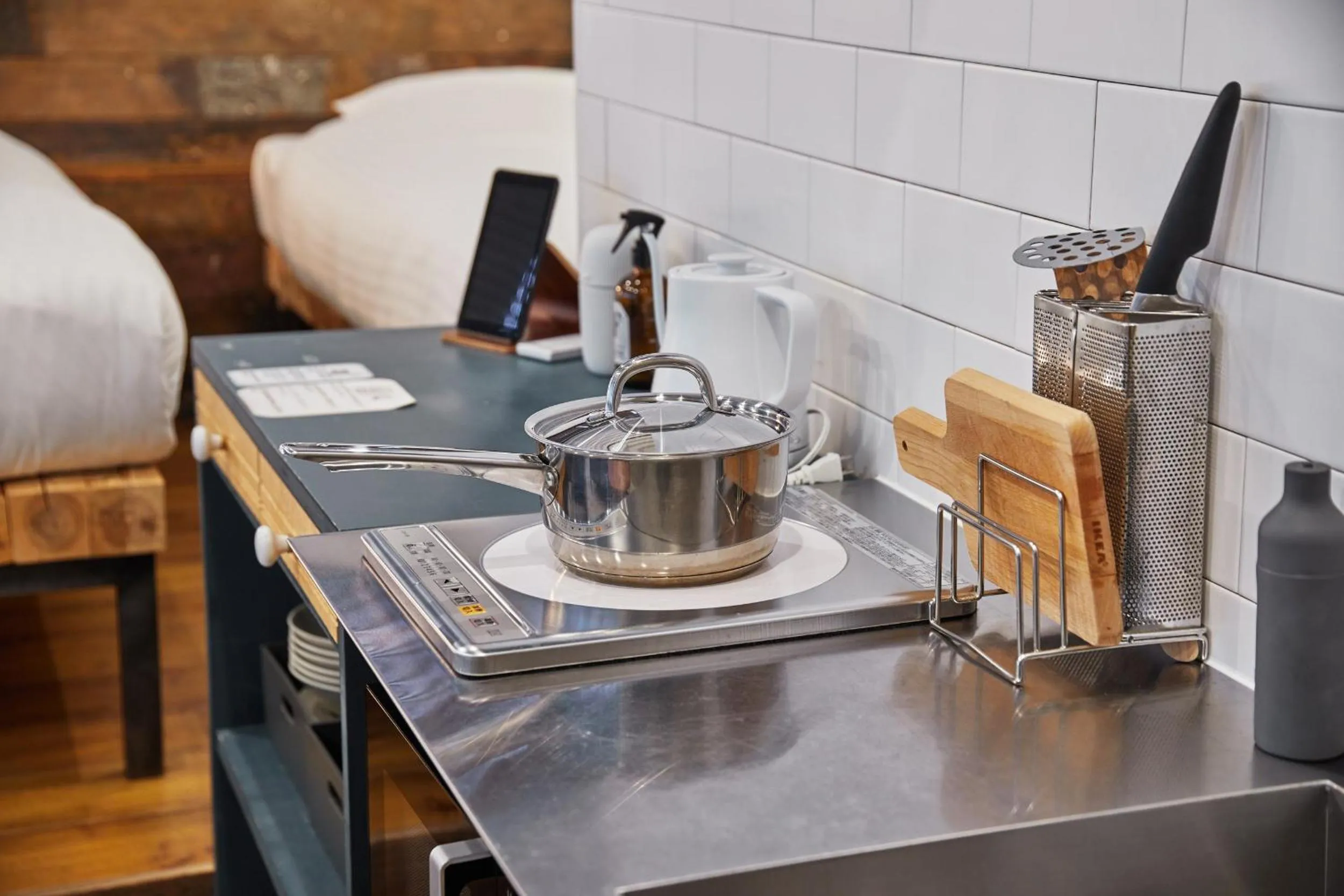 Kitchen or kitchenette in mizuka Imaizumi 1 - unmanned hotel -