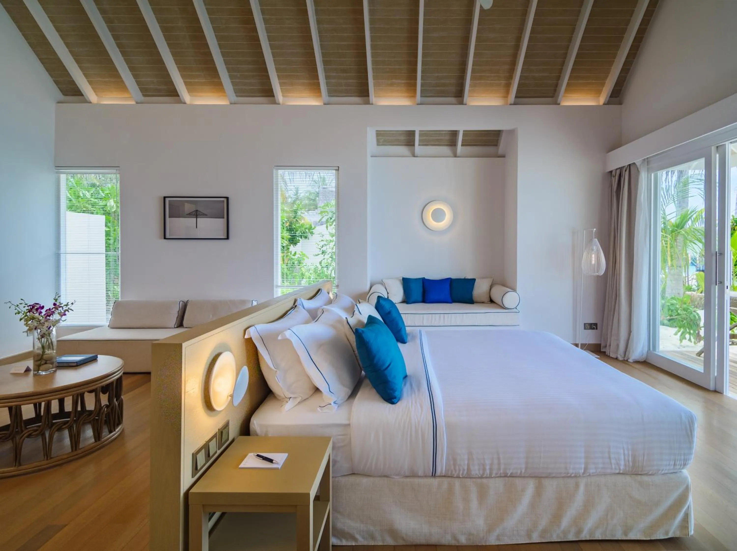 Photo of the whole room, Bed in Baglioni Resort Maldives - Luxury All Inclusive
