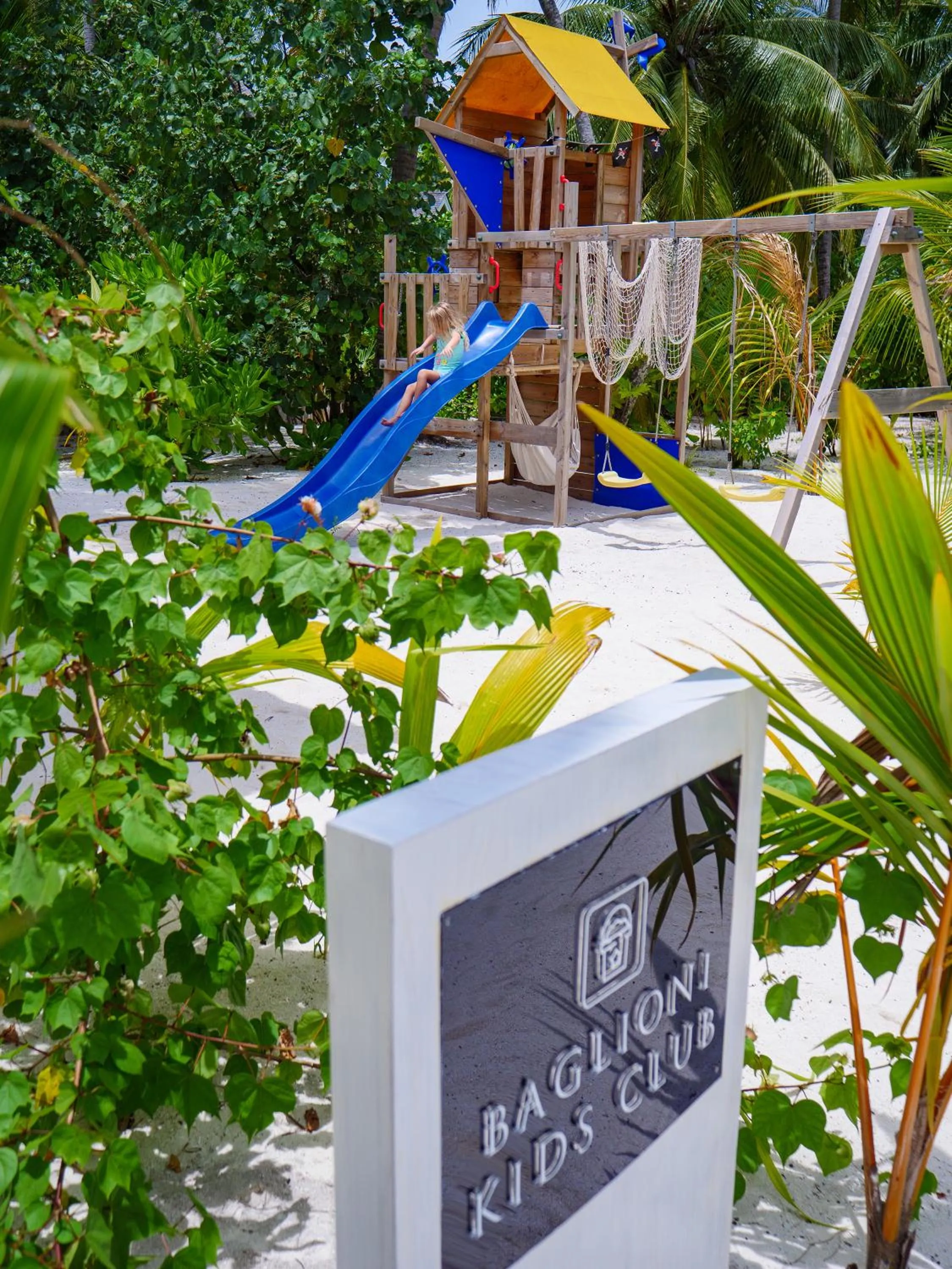 children in Baglioni Resort Maldives - Luxury All Inclusive