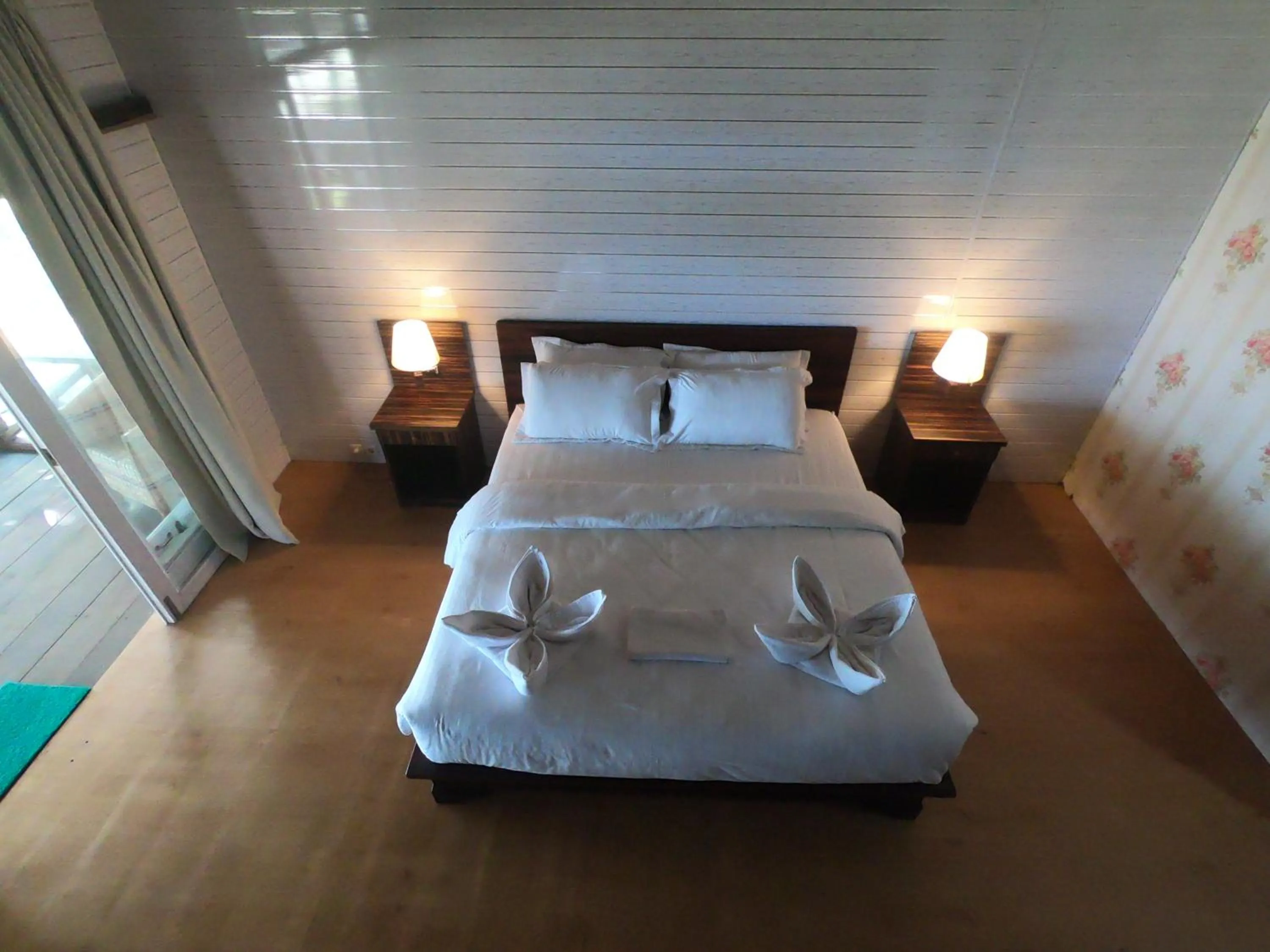 Bed in BatuRundung Surf Resort