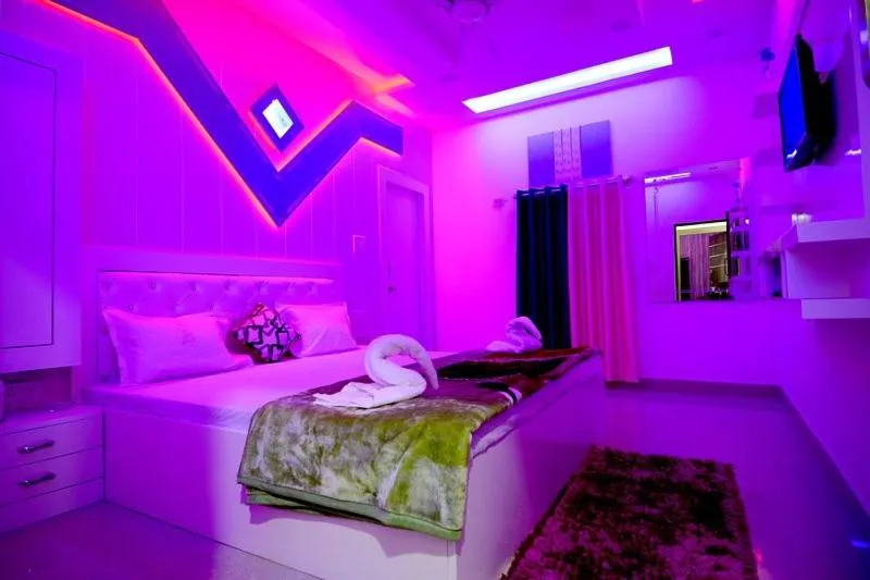 Bed in Taj Square A luxurious family homestay