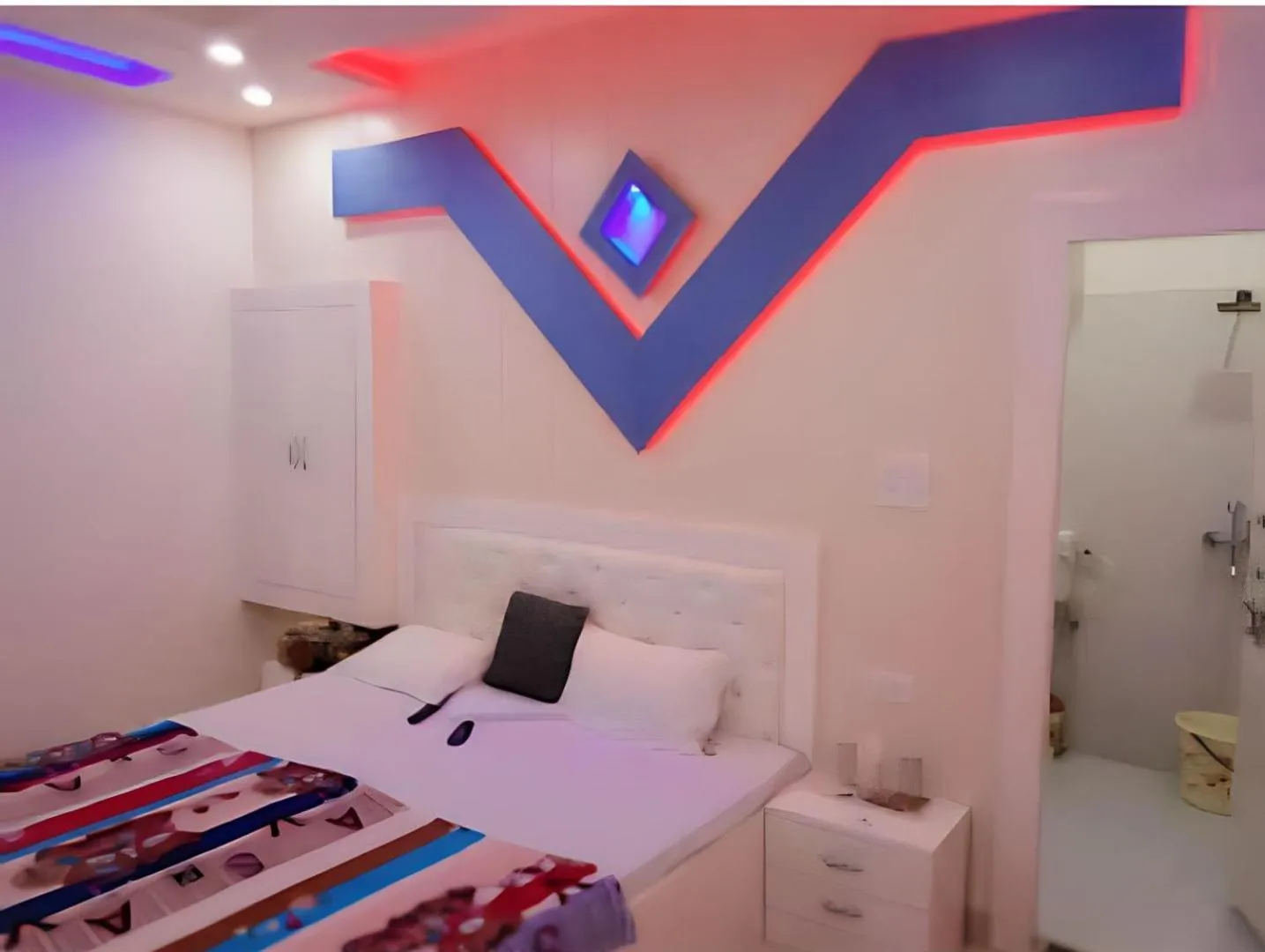 Bed in Taj Square A luxurious family homestay