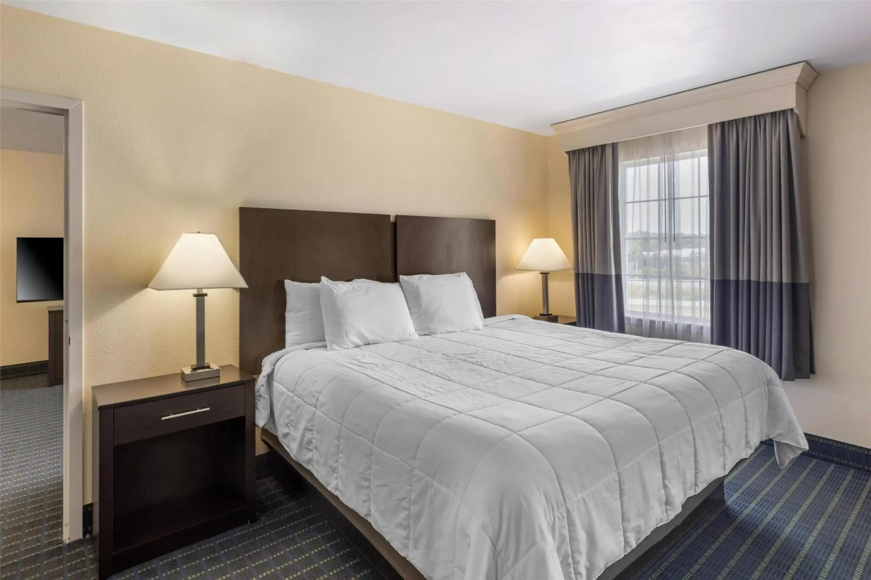 King Suite in Best Western Parkside Inn King Suite in Best Western Parkside Inn