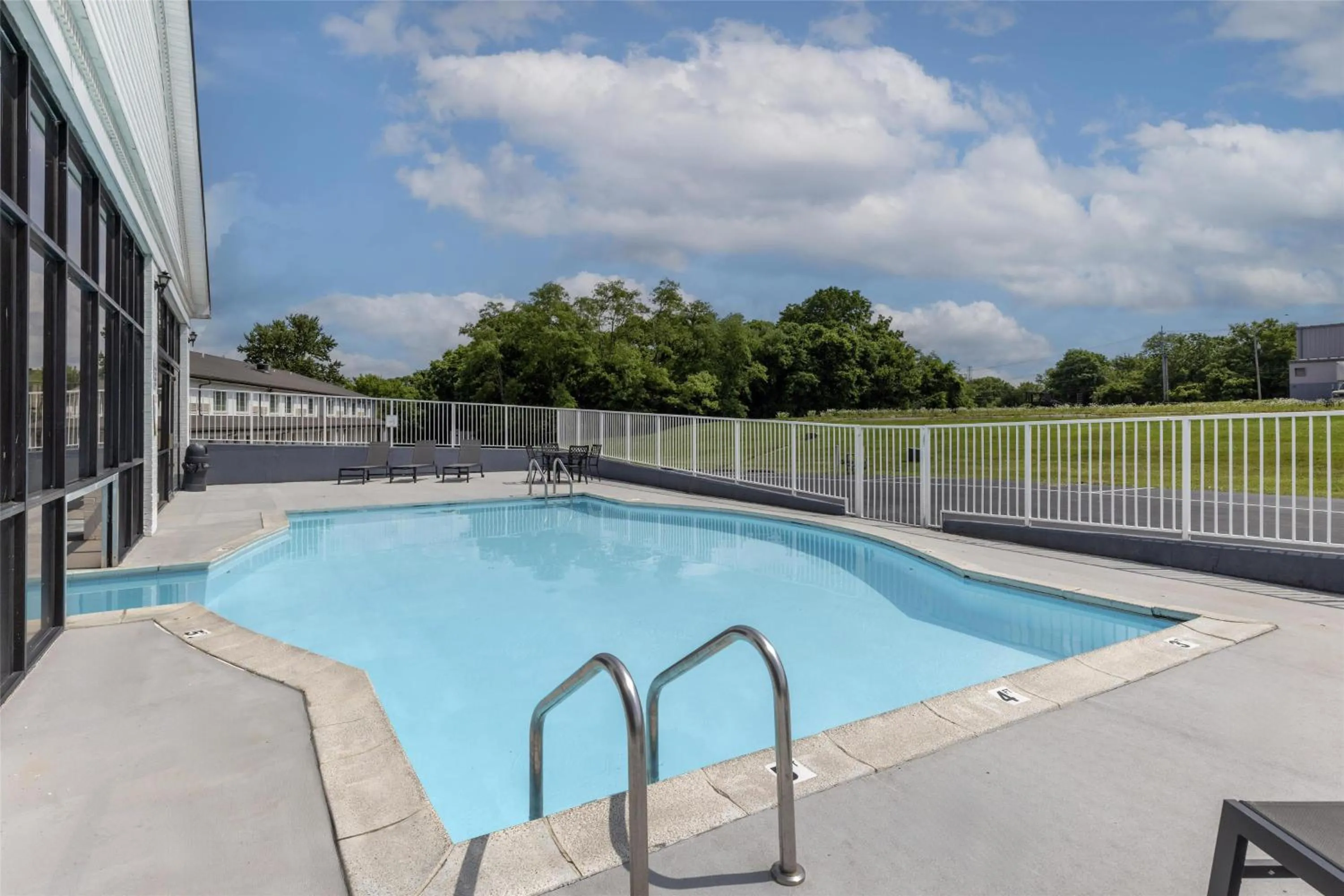 Pool view in Best Western Parkside Inn