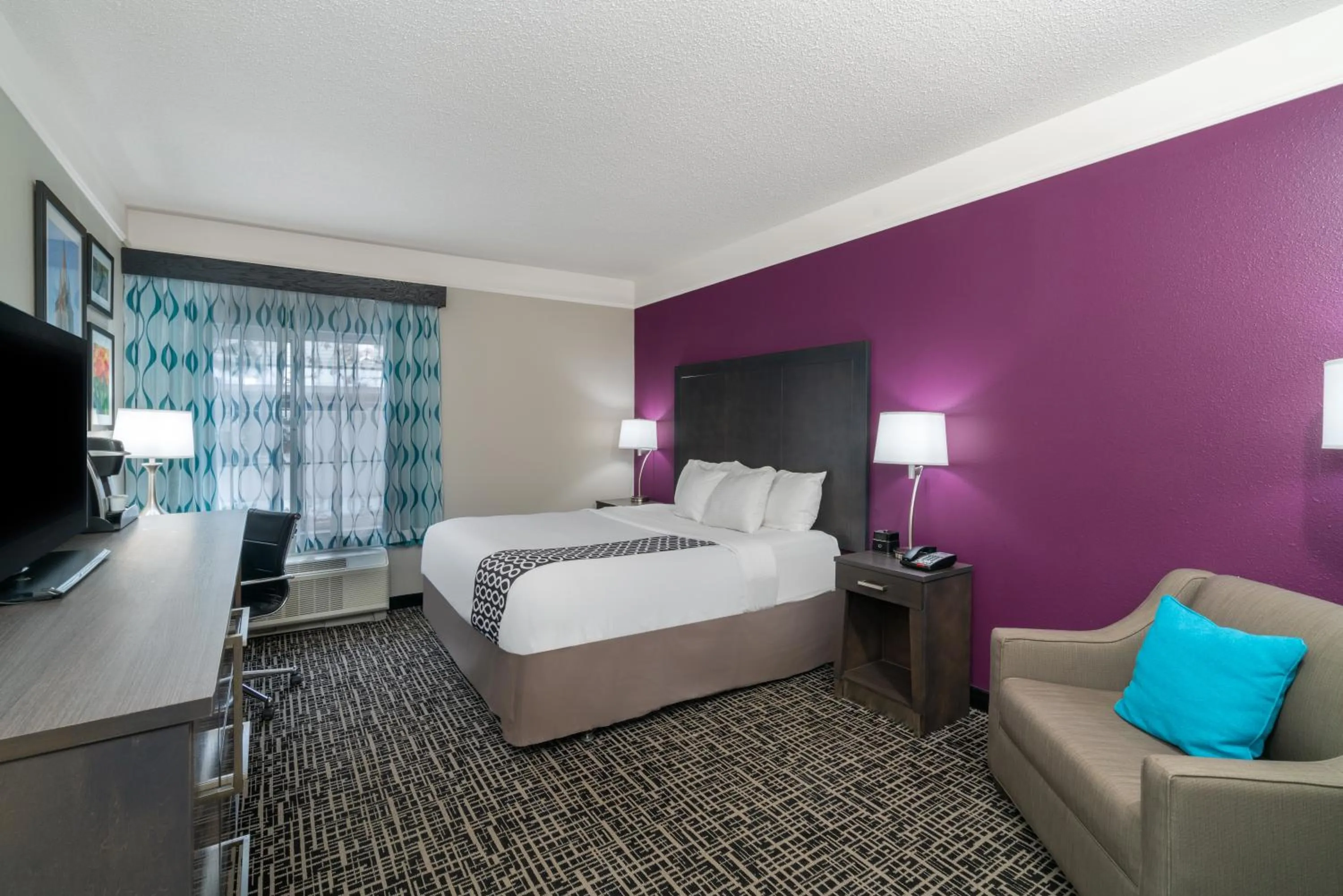 Bed in La Quinta by Wyndham Latham Albany Airport