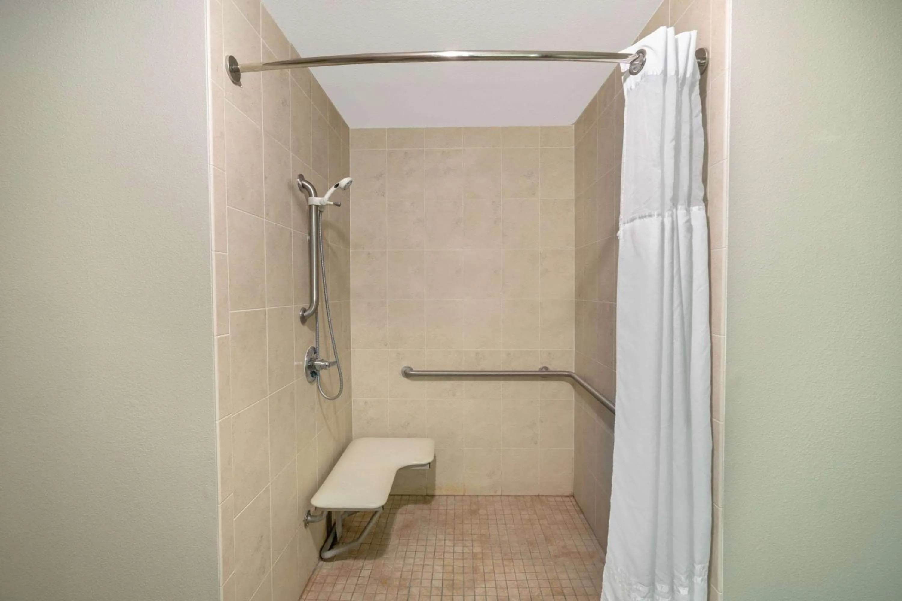 Shower in La Quinta by Wyndham Latham Albany Airport