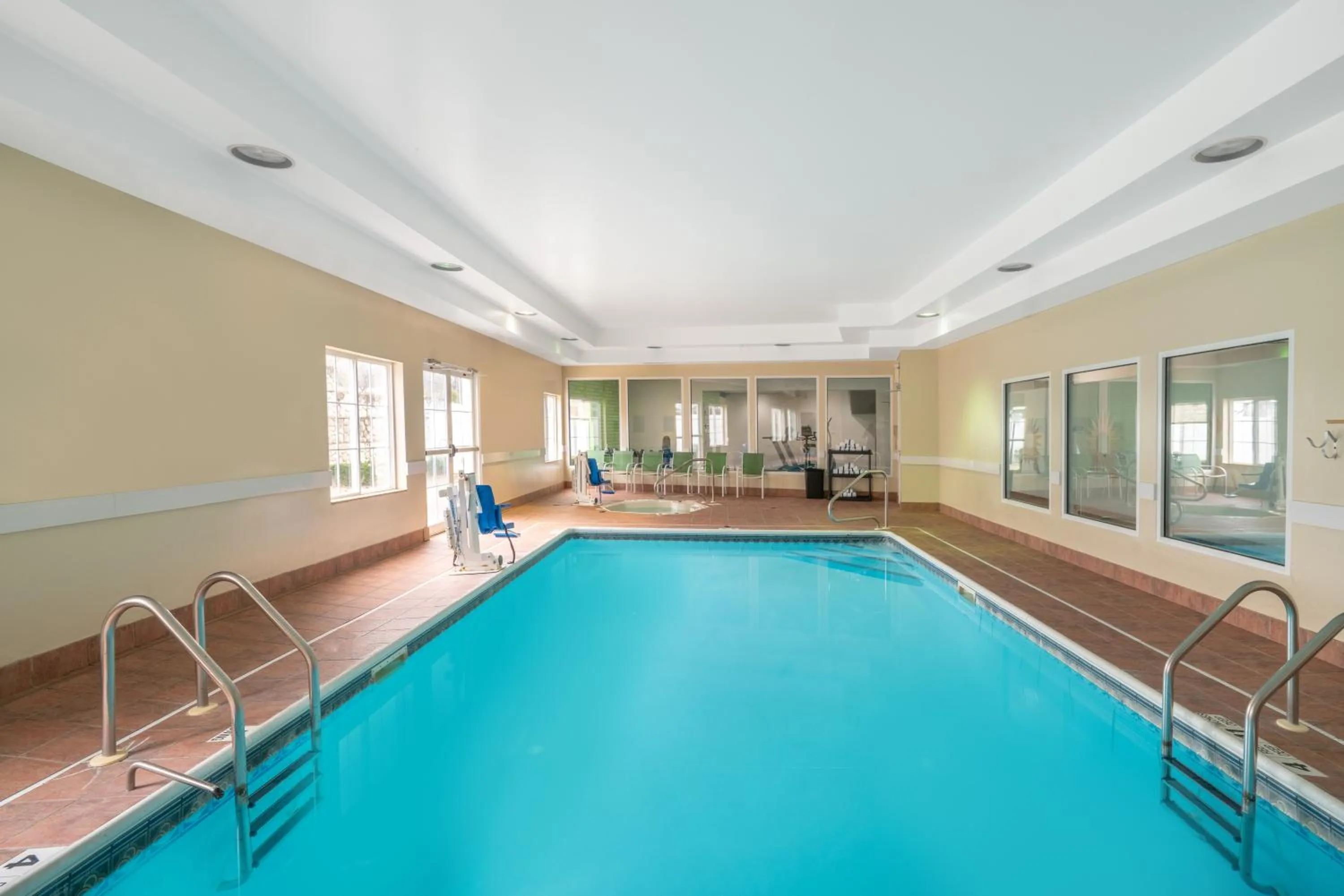 Swimming pool in La Quinta by Wyndham Latham Albany Airport