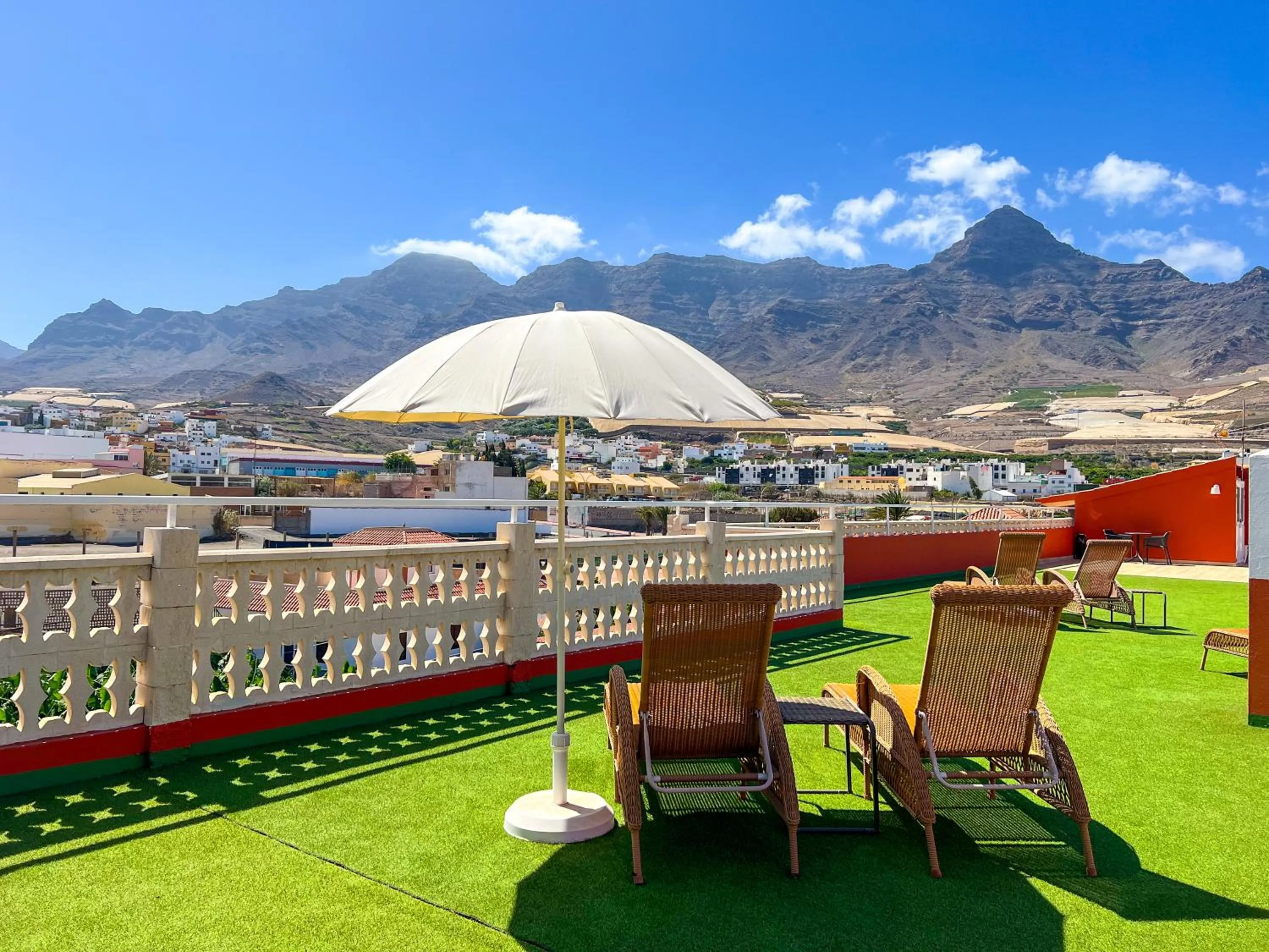 Solarium in Hotel La Aldea Suites