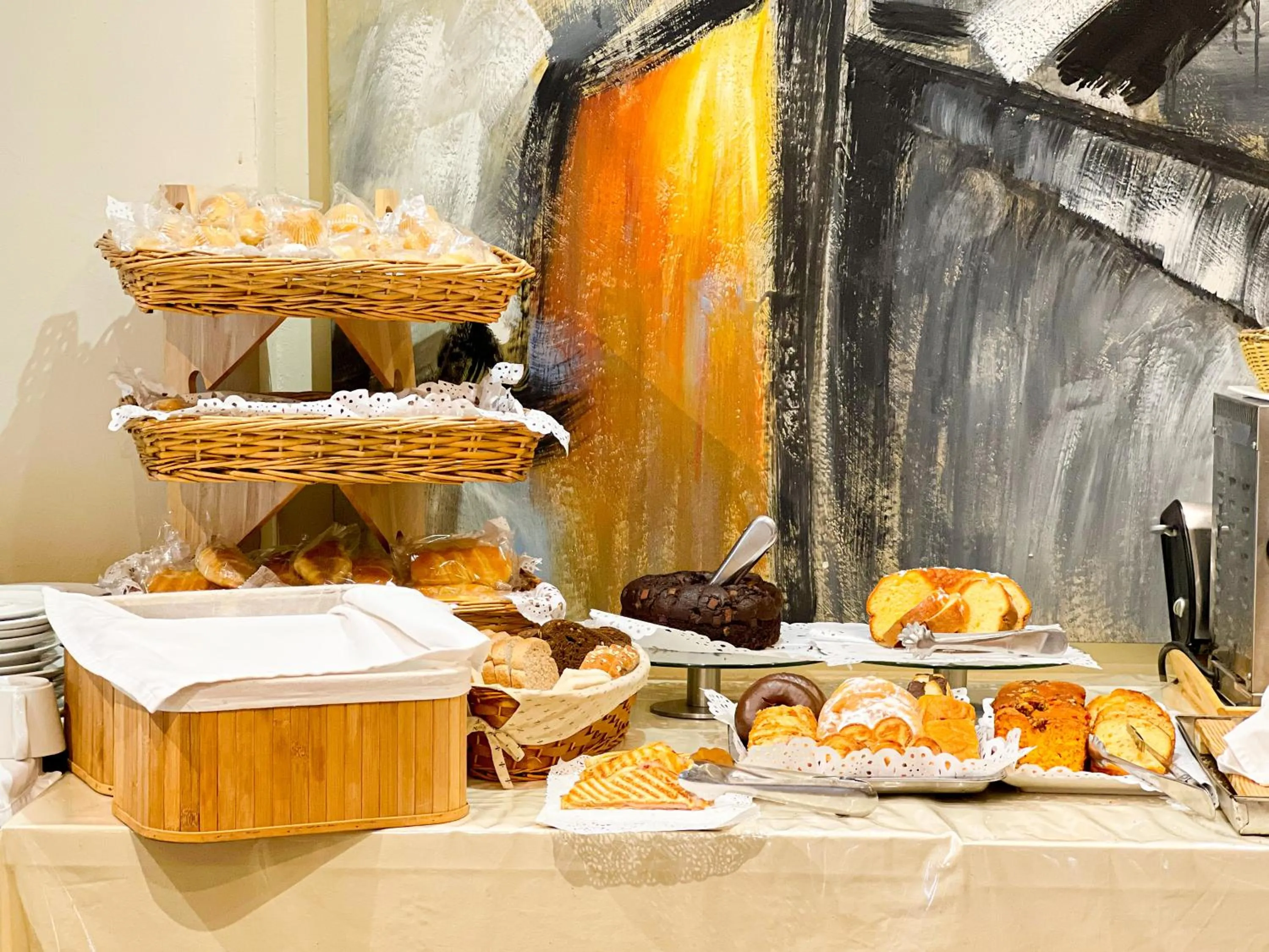 Buffet breakfast in Hotel La Aldea Suites