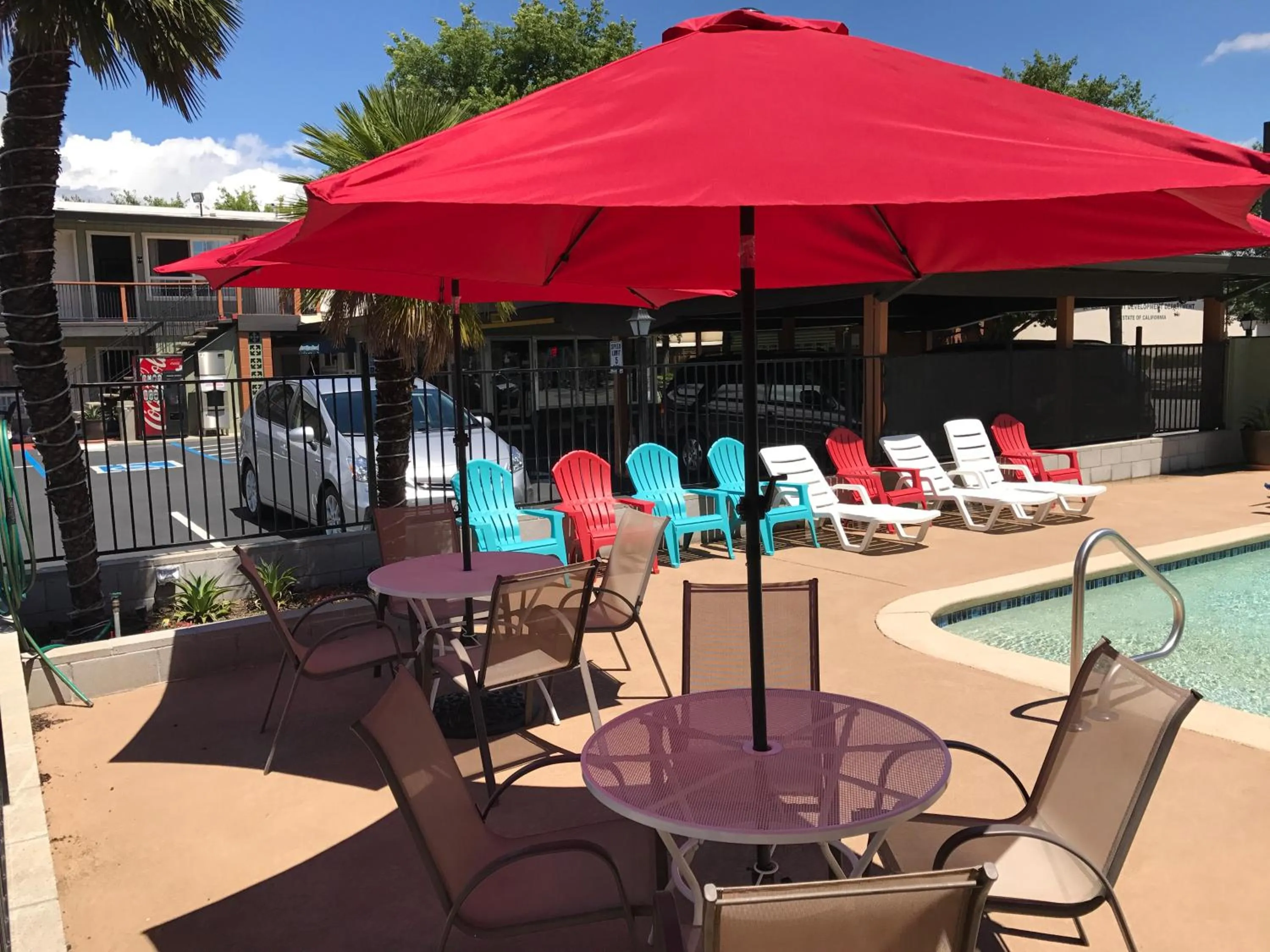 Swimming pool in Thunderbird Lodge
