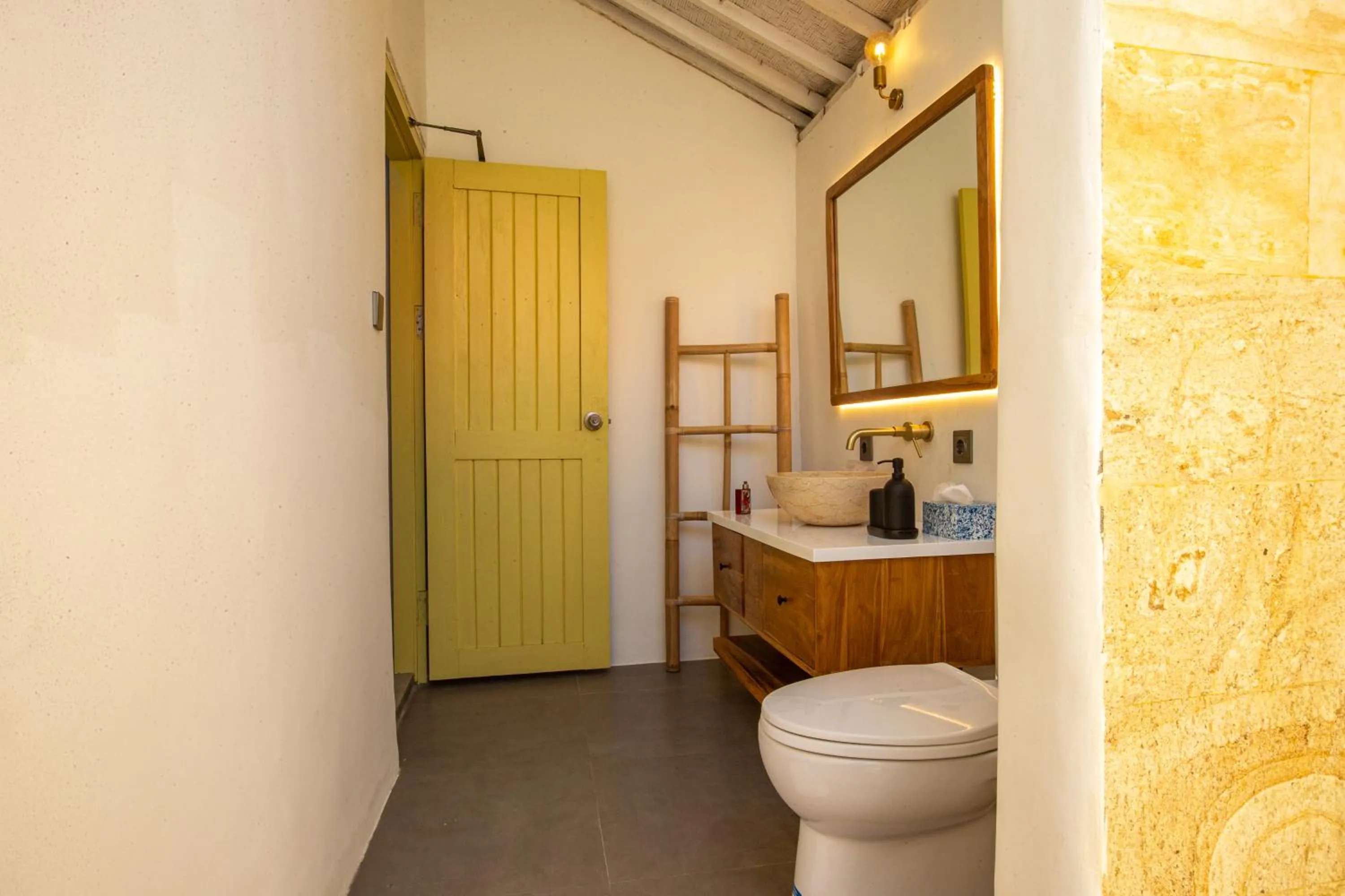 Toilet in La Roja Bungalows