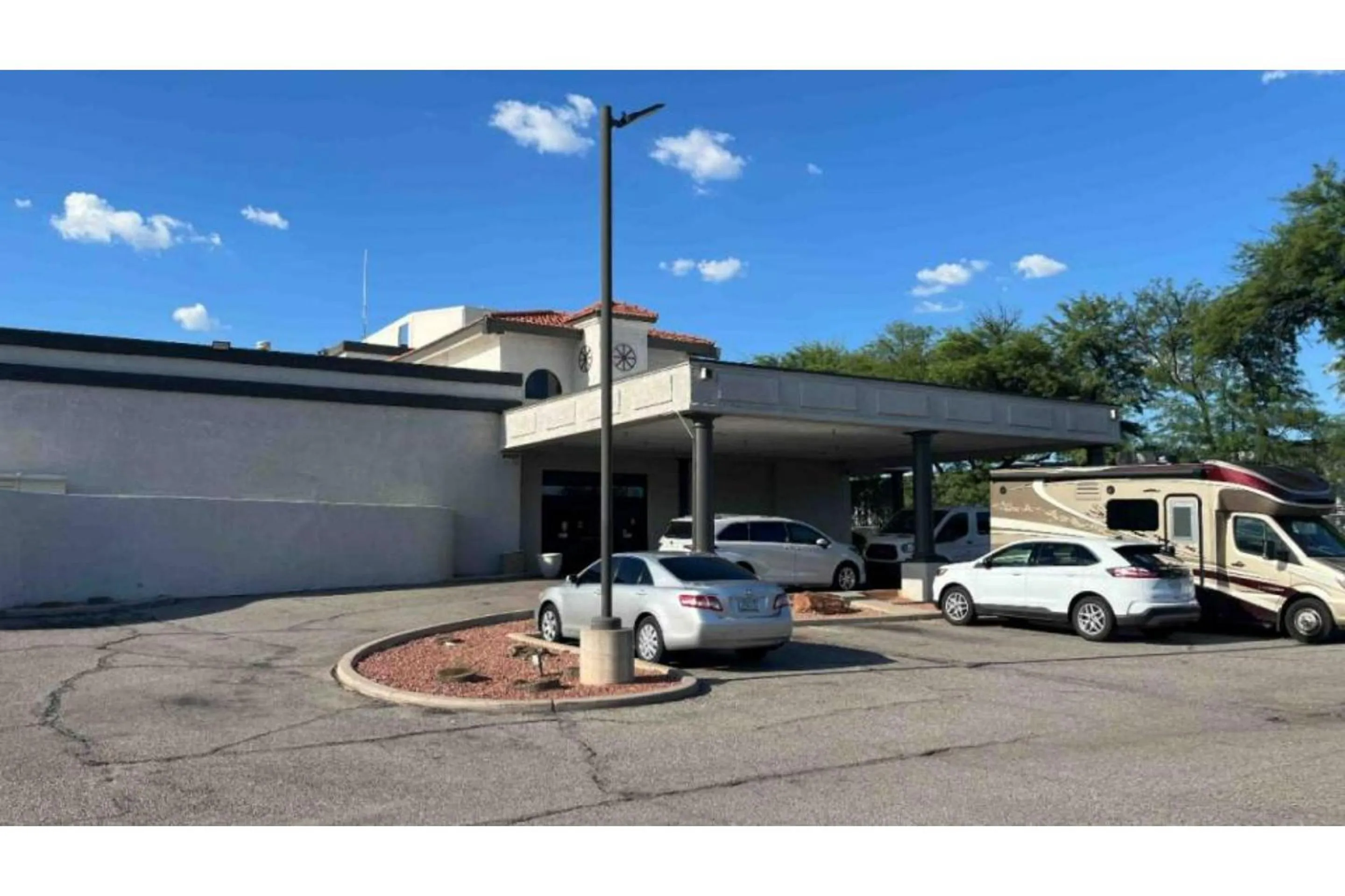 Parking in Motel 6 Tucson, AZ Airport Kino Sports Complex