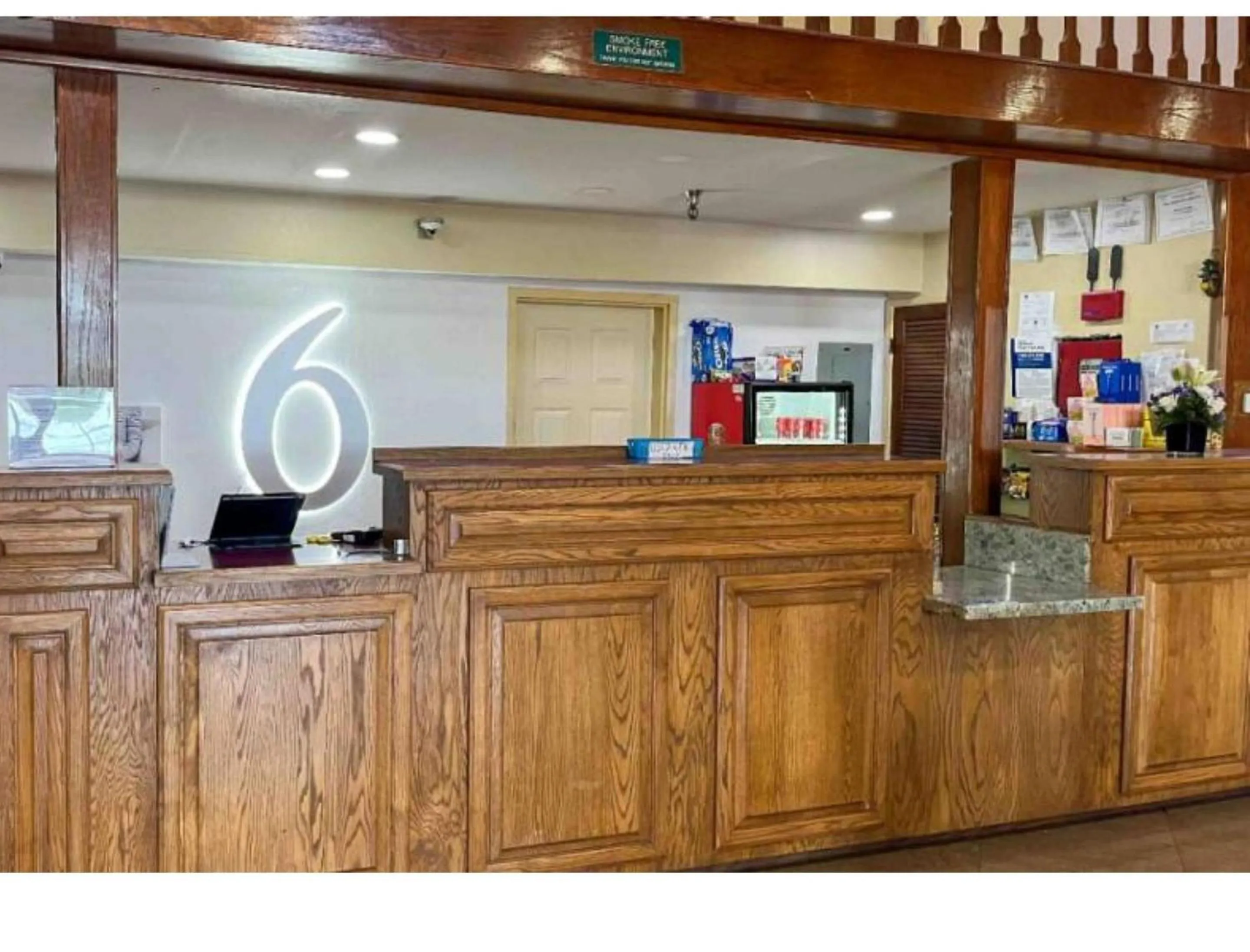 Lobby or reception in Motel 6 Tucson, AZ Airport Kino Sports Complex