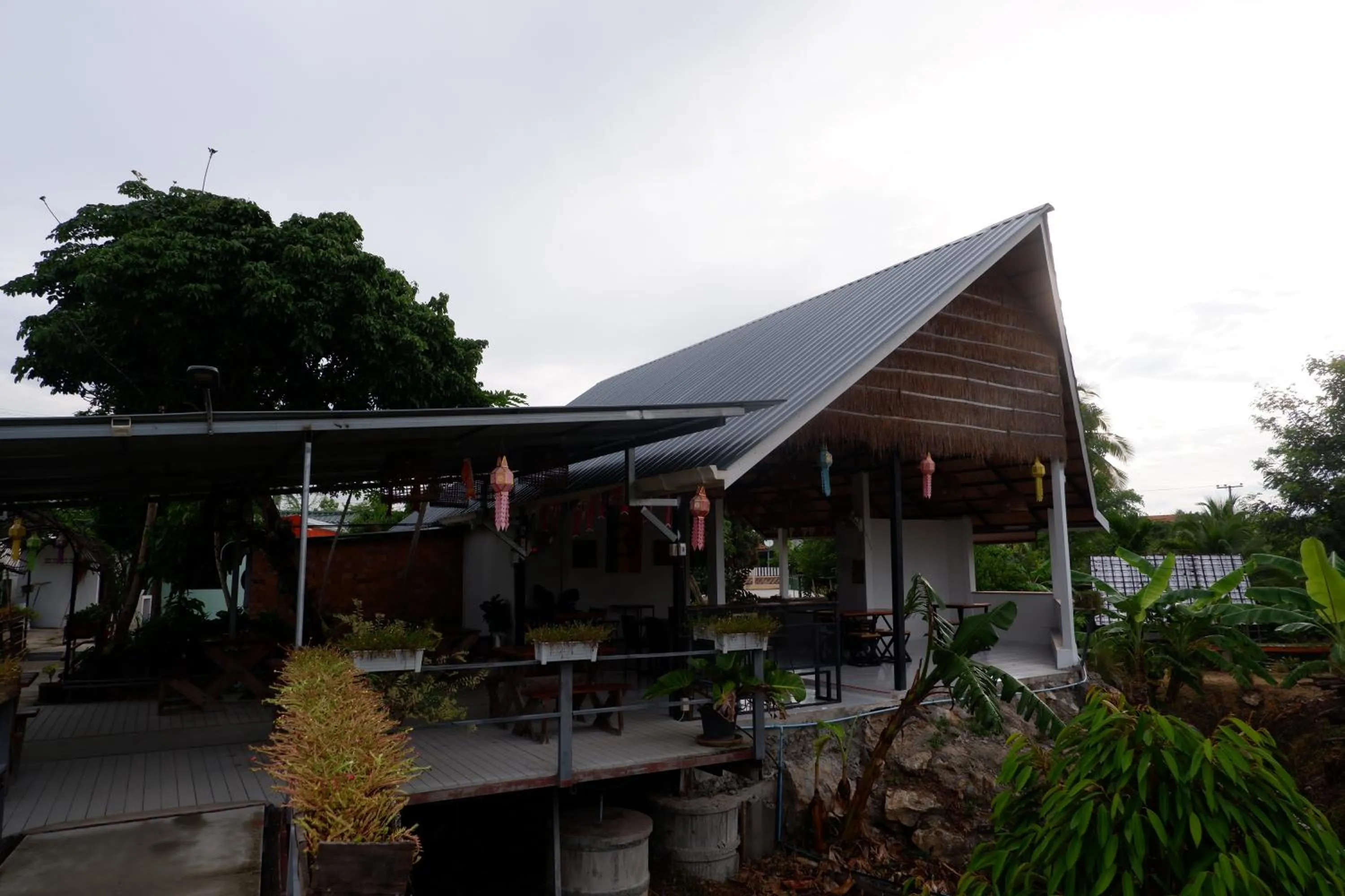 Restaurant/places to eat in Nok Chan Mee Na