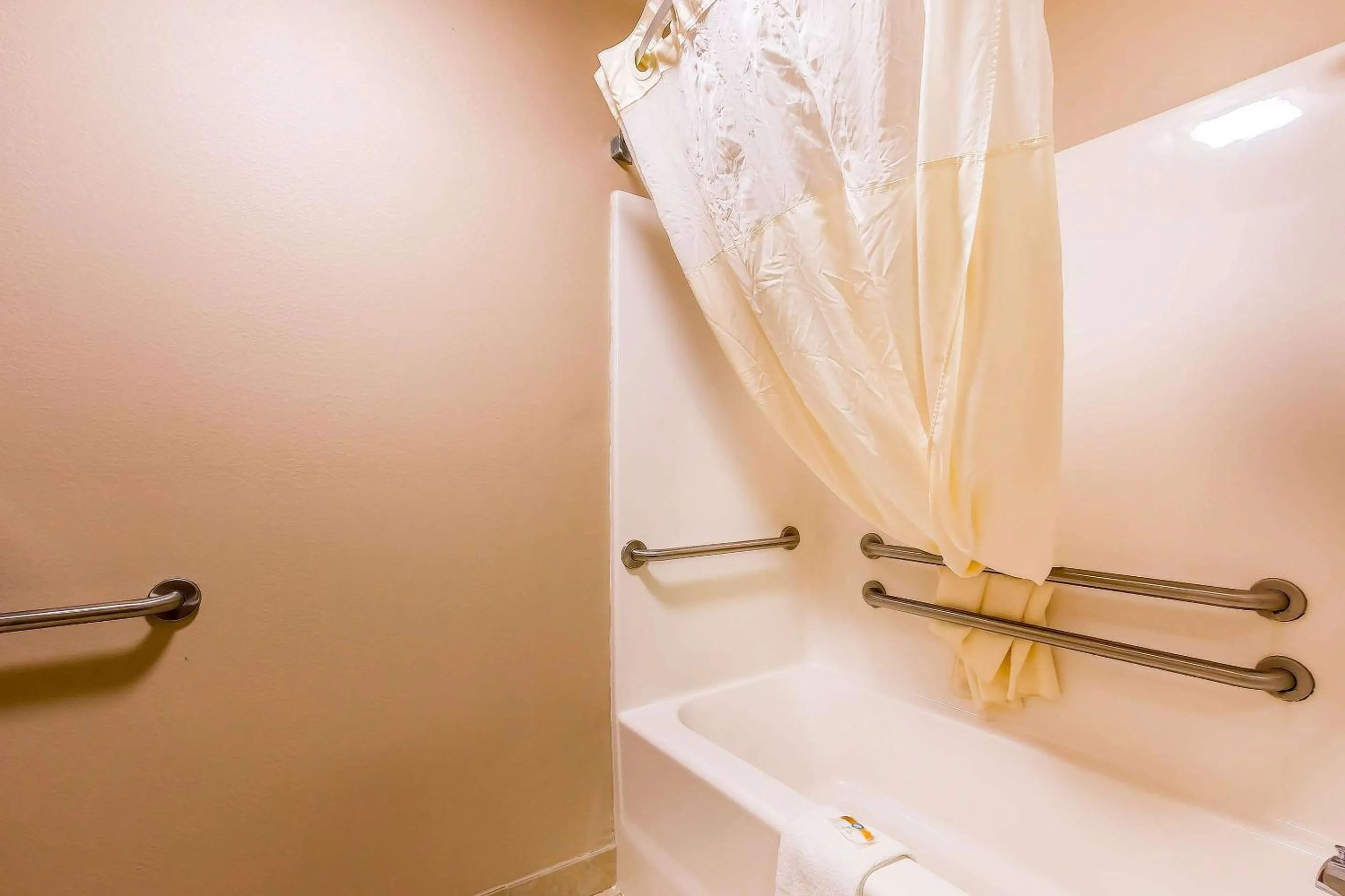 Bathroom in Quality Inn & Suites Chesterfield Village