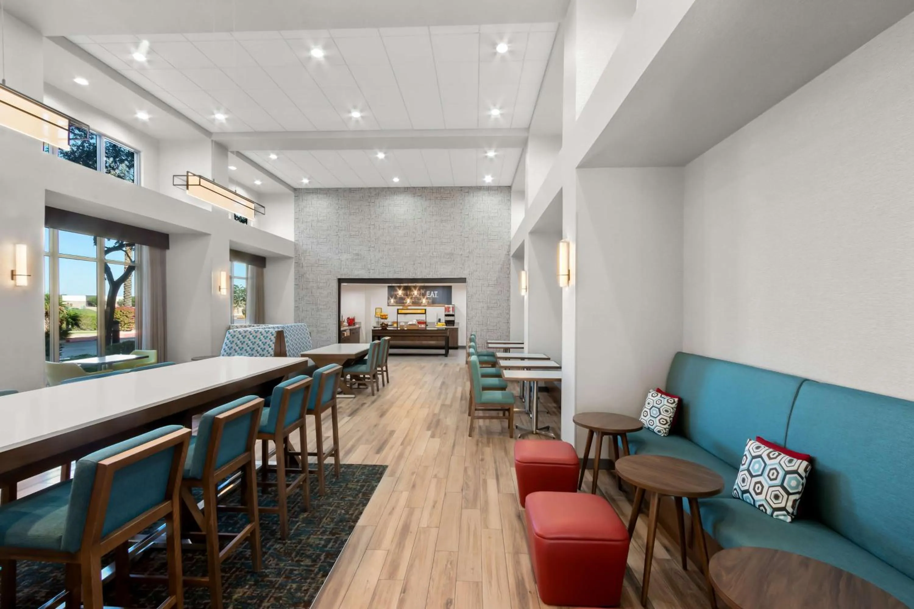 Breakfast in Hampton Inn & Suites Phoenix/Gilbert