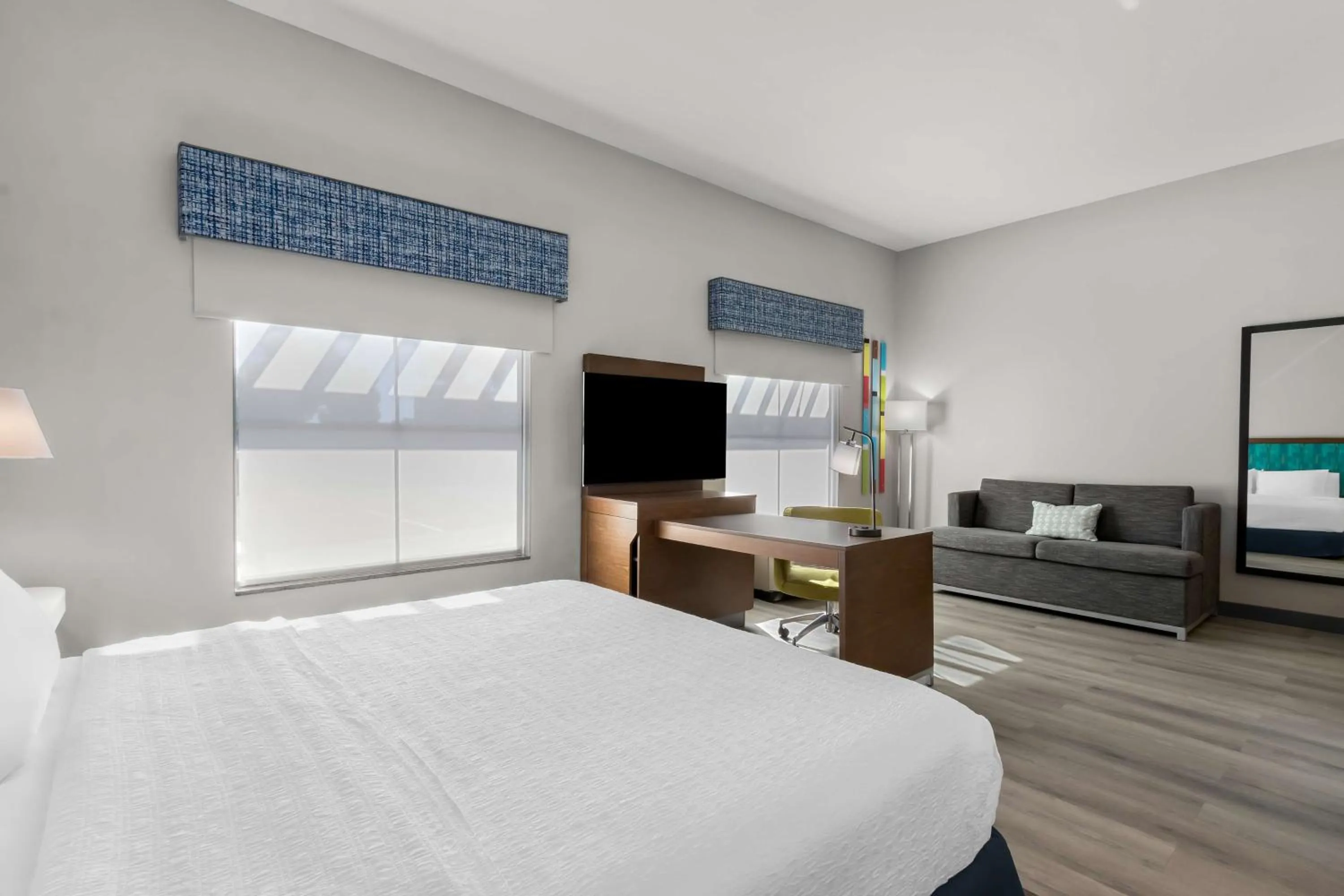 Living room, Bed in Hampton Inn & Suites Phoenix/Gilbert