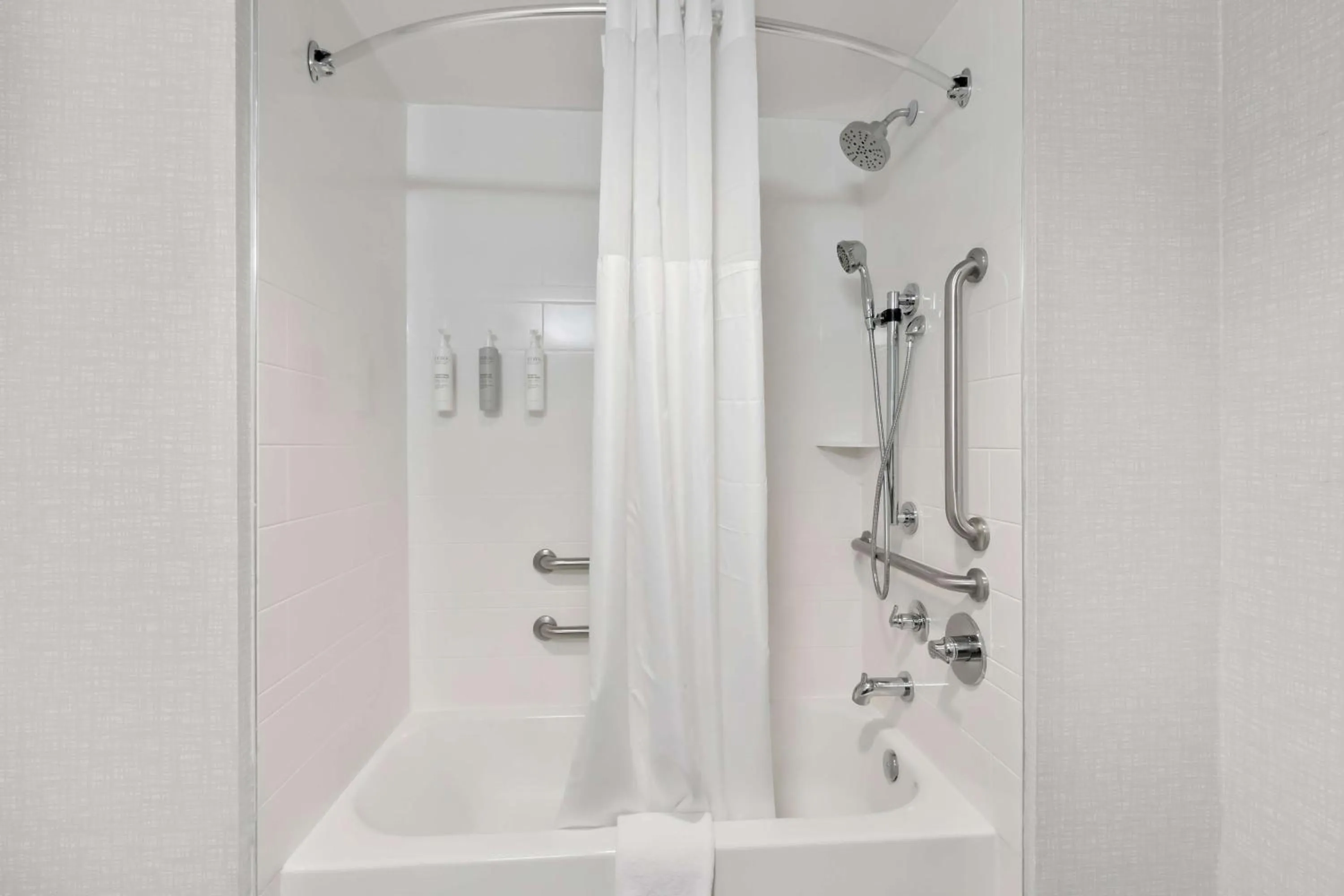 Bathroom in Hampton Inn & Suites Phoenix/Gilbert