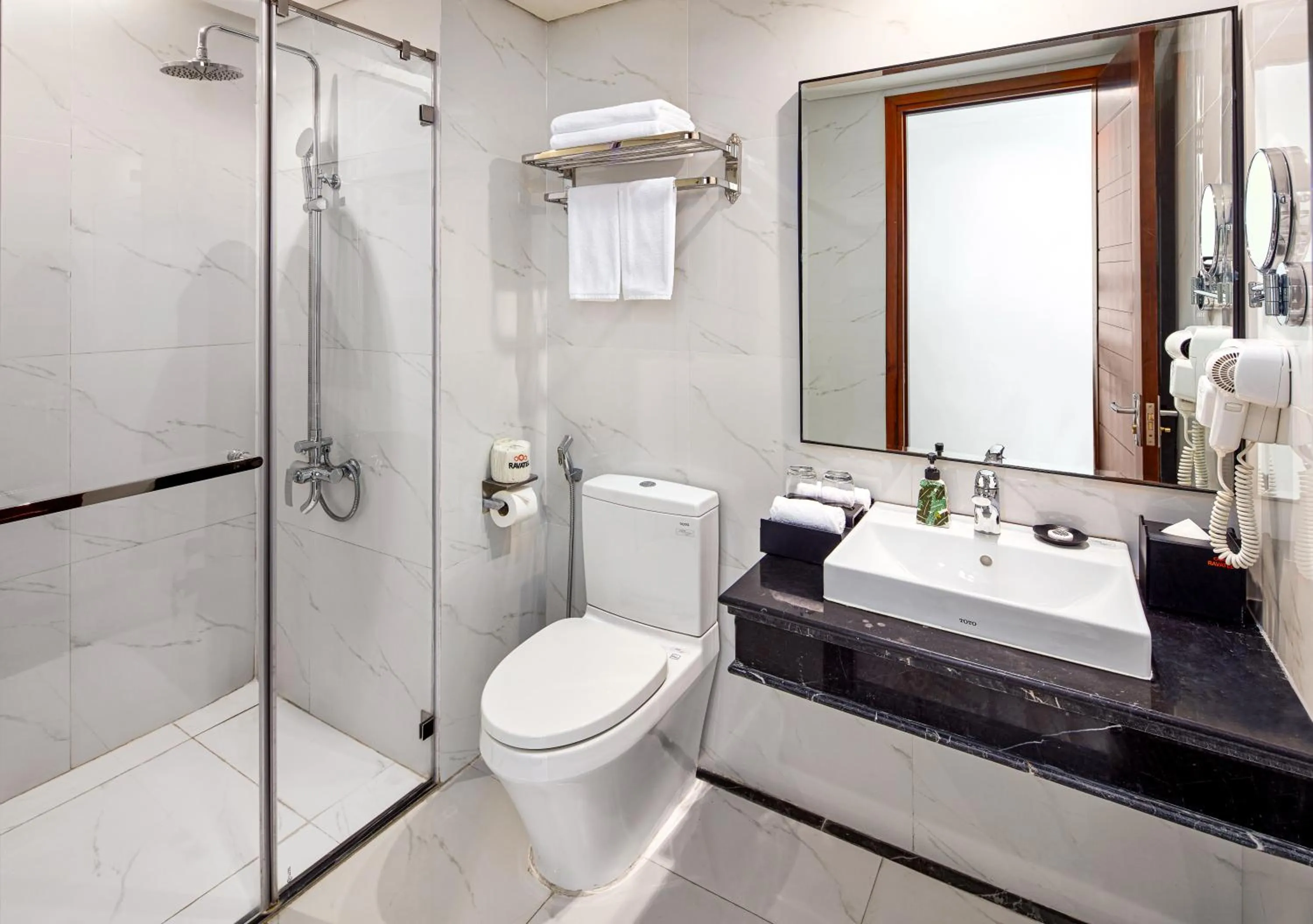 Shower in Ravatel Luxury Hotel Bac Giang