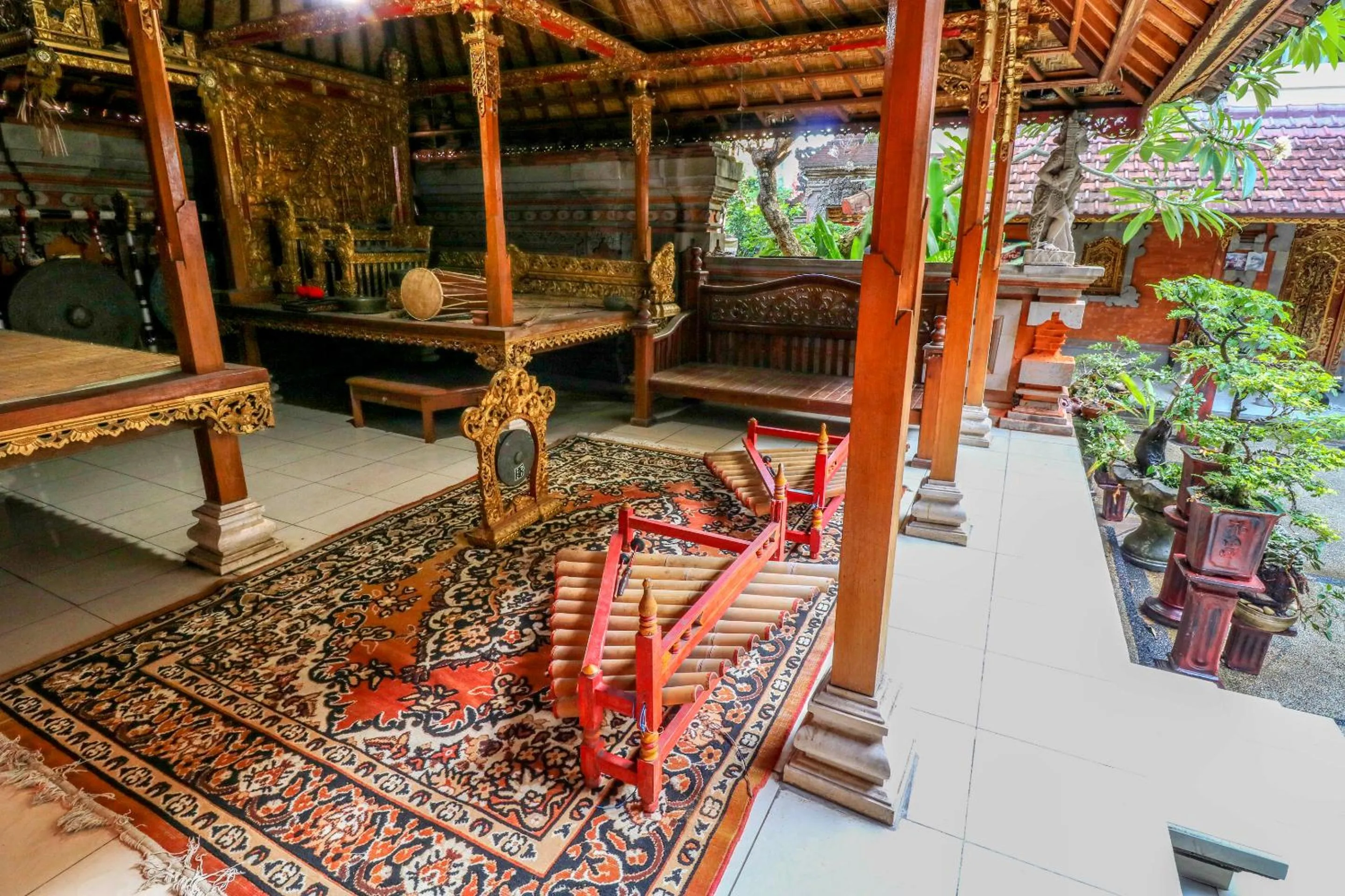 Area and facilities in Capital O 1666 Grand Pudjawan Hotel Near Kuta Beach