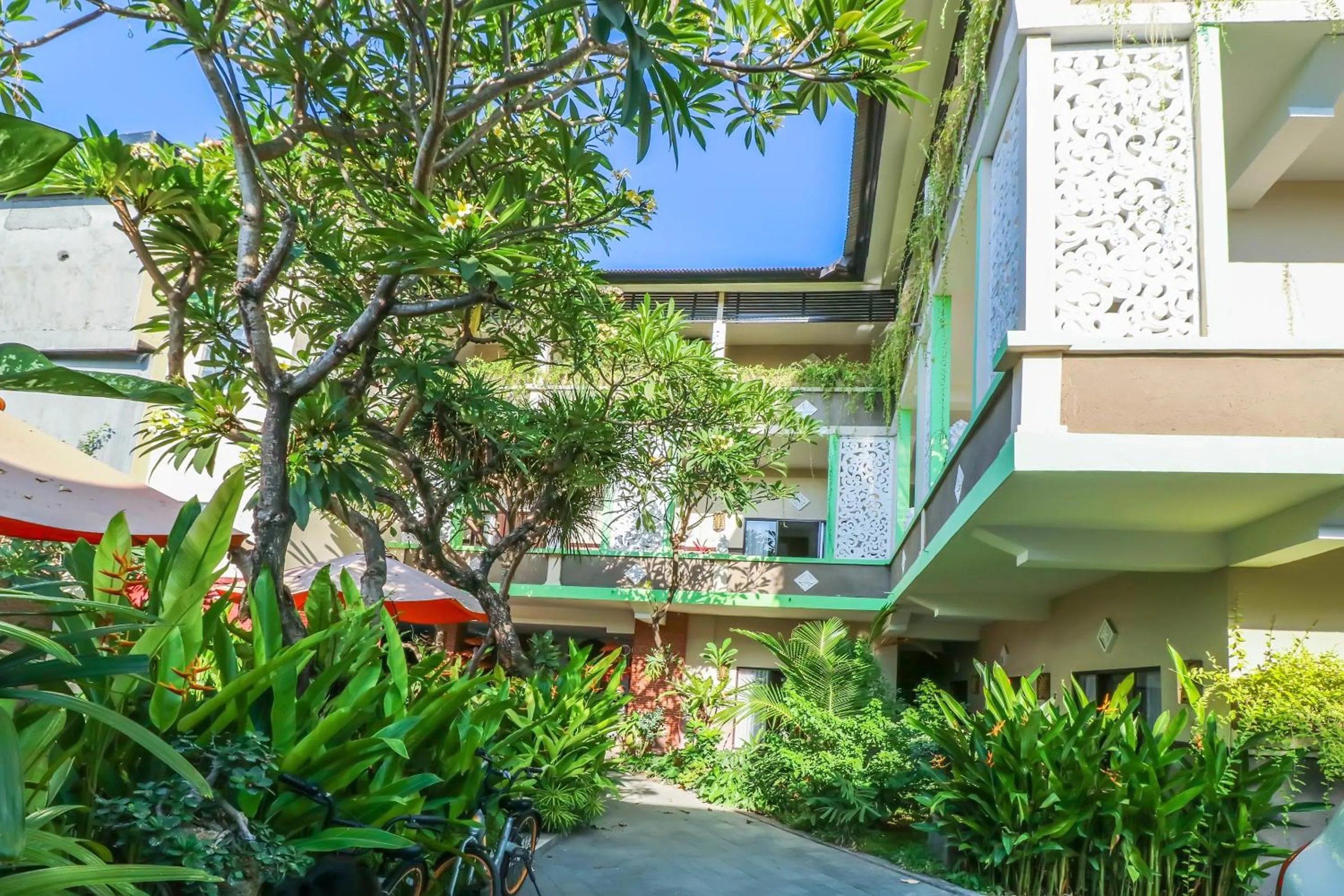 Property building in Capital O 1666 Grand Pudjawan Hotel Near Kuta Beach