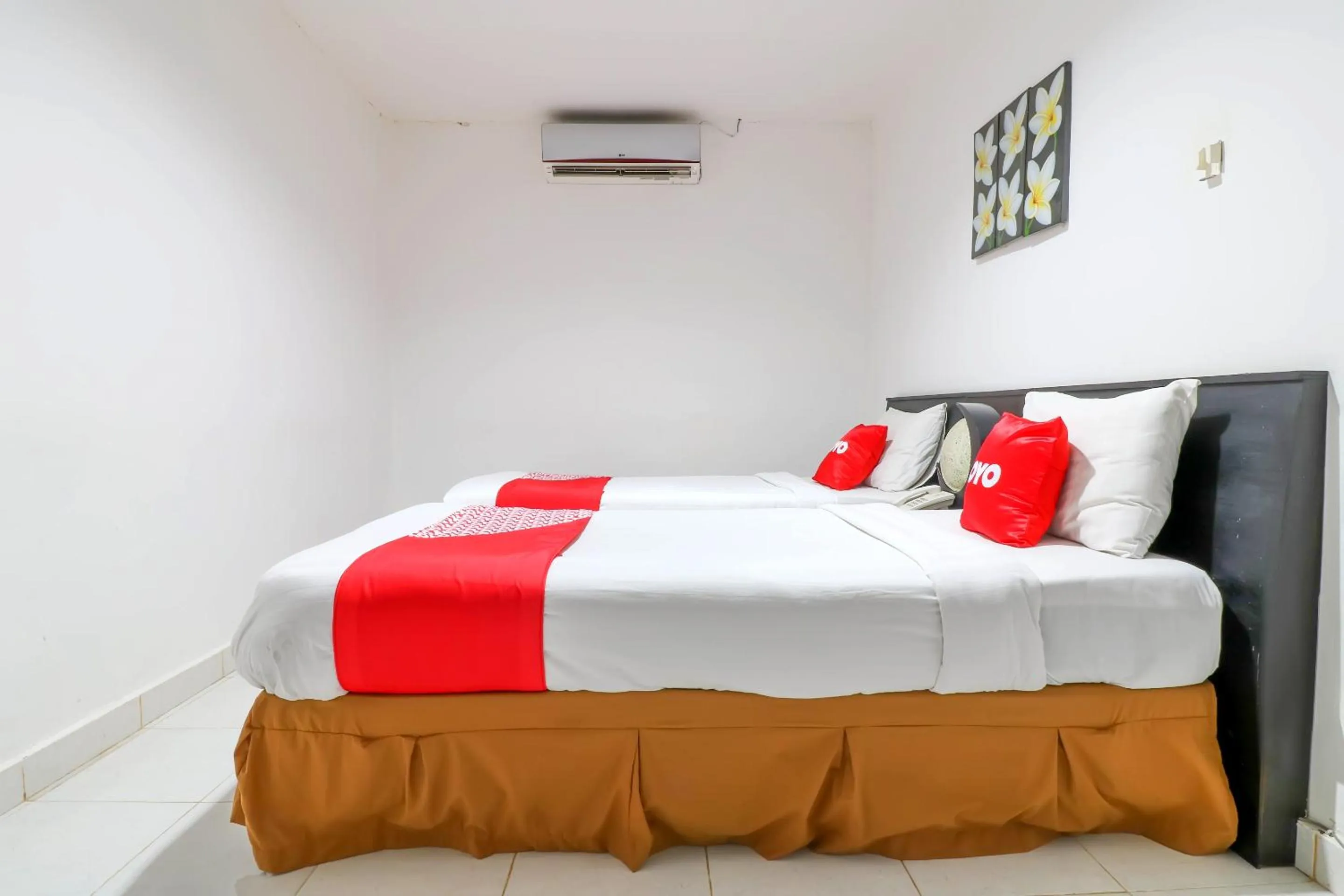 Bedroom, Bed in Capital O 1666 Grand Pudjawan Hotel Near Kuta Beach