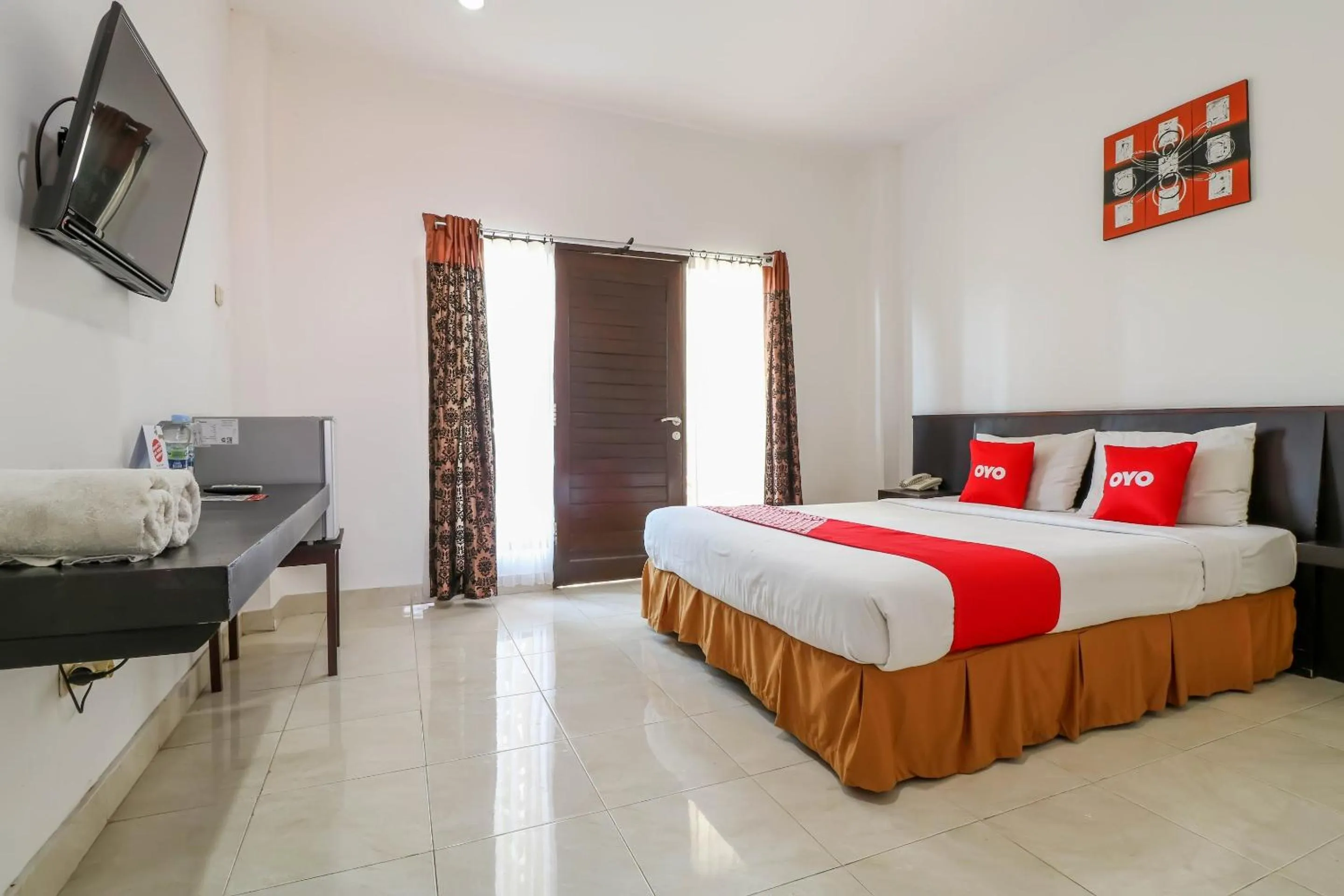 Bedroom, Bed in Capital O 1666 Grand Pudjawan Hotel Near Kuta Beach