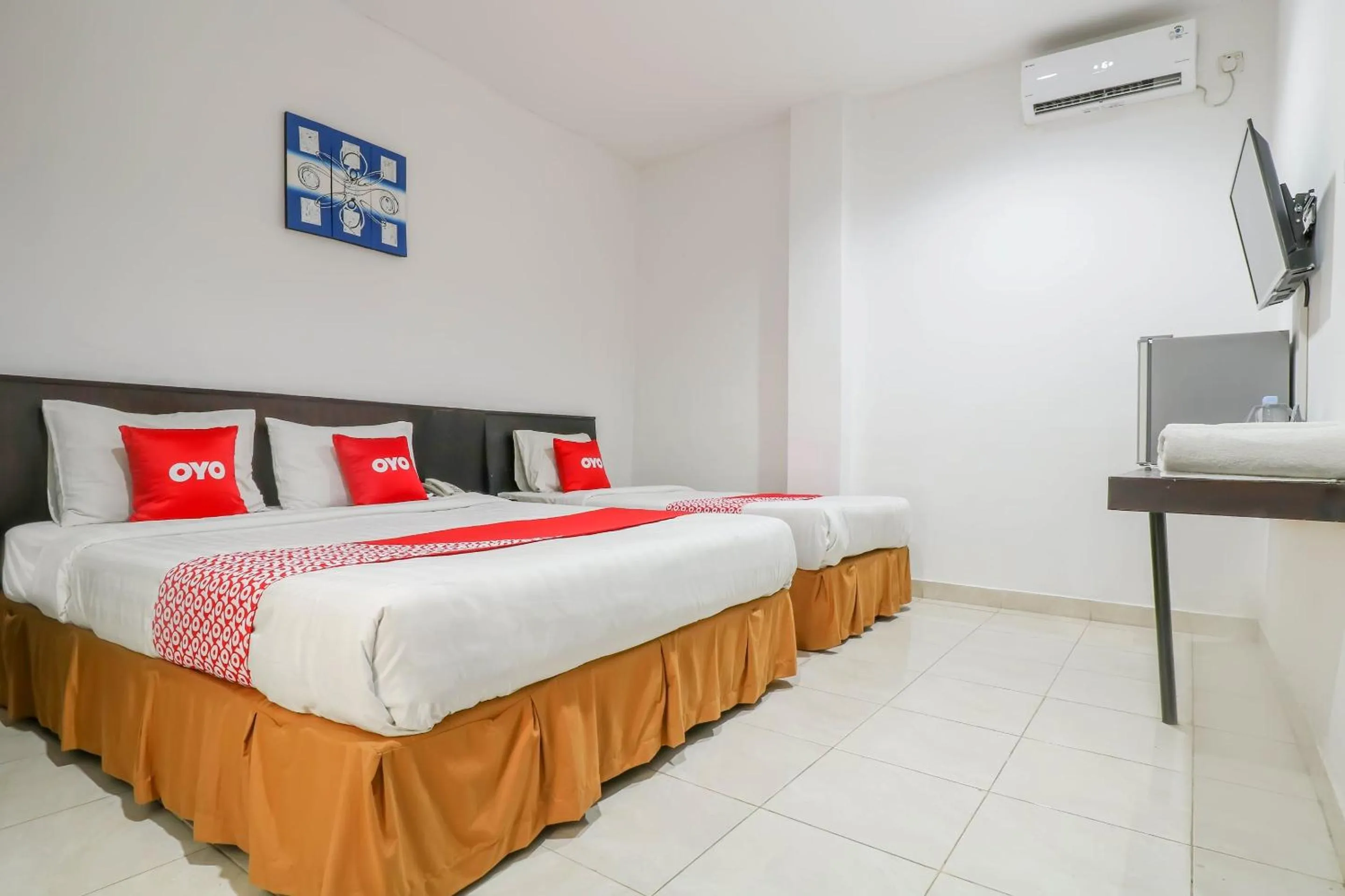 Bedroom, Bed in Capital O 1666 Grand Pudjawan Hotel Near Kuta Beach