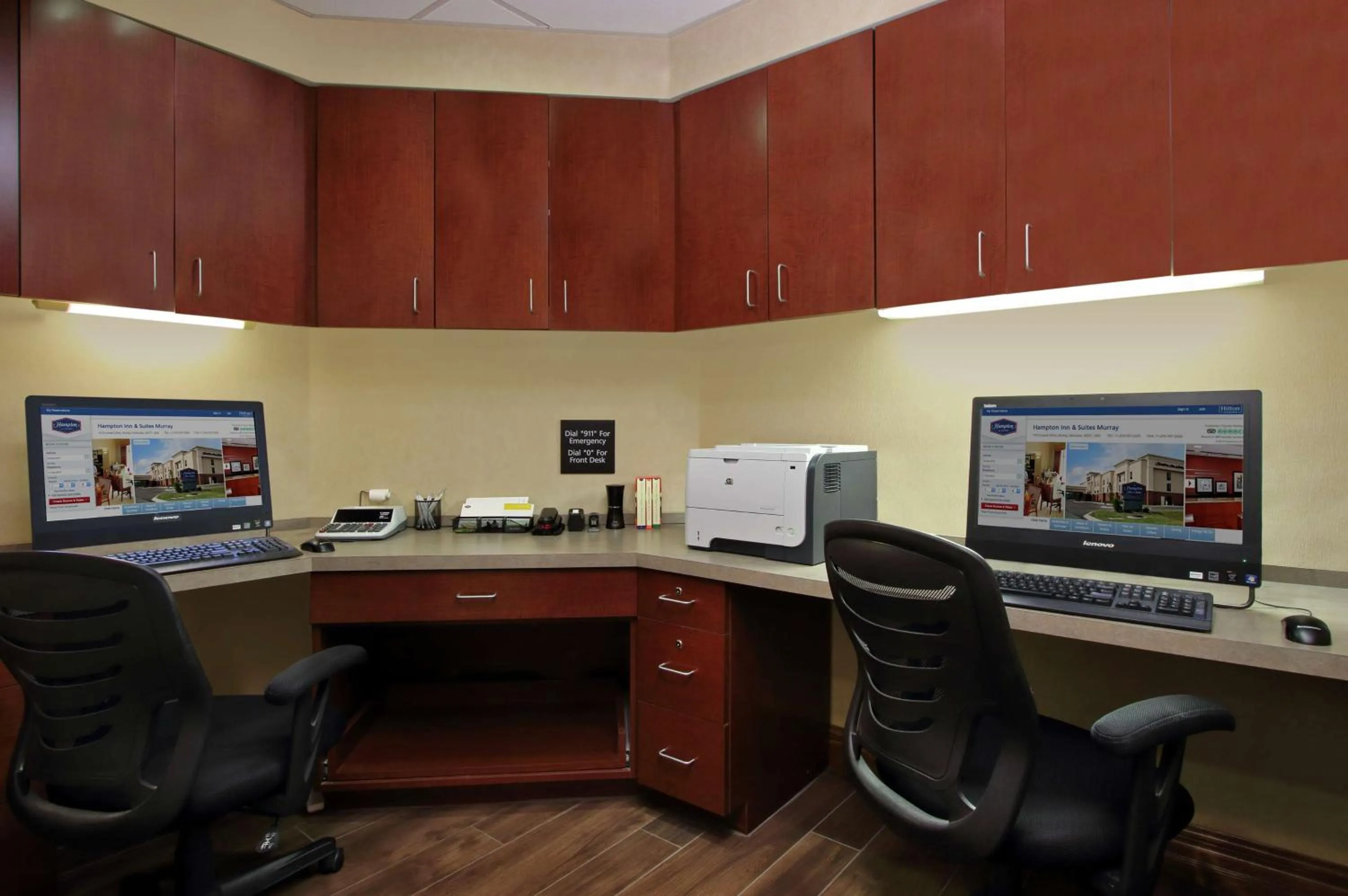 Business facilities in Hampton Inn & Suites Murray