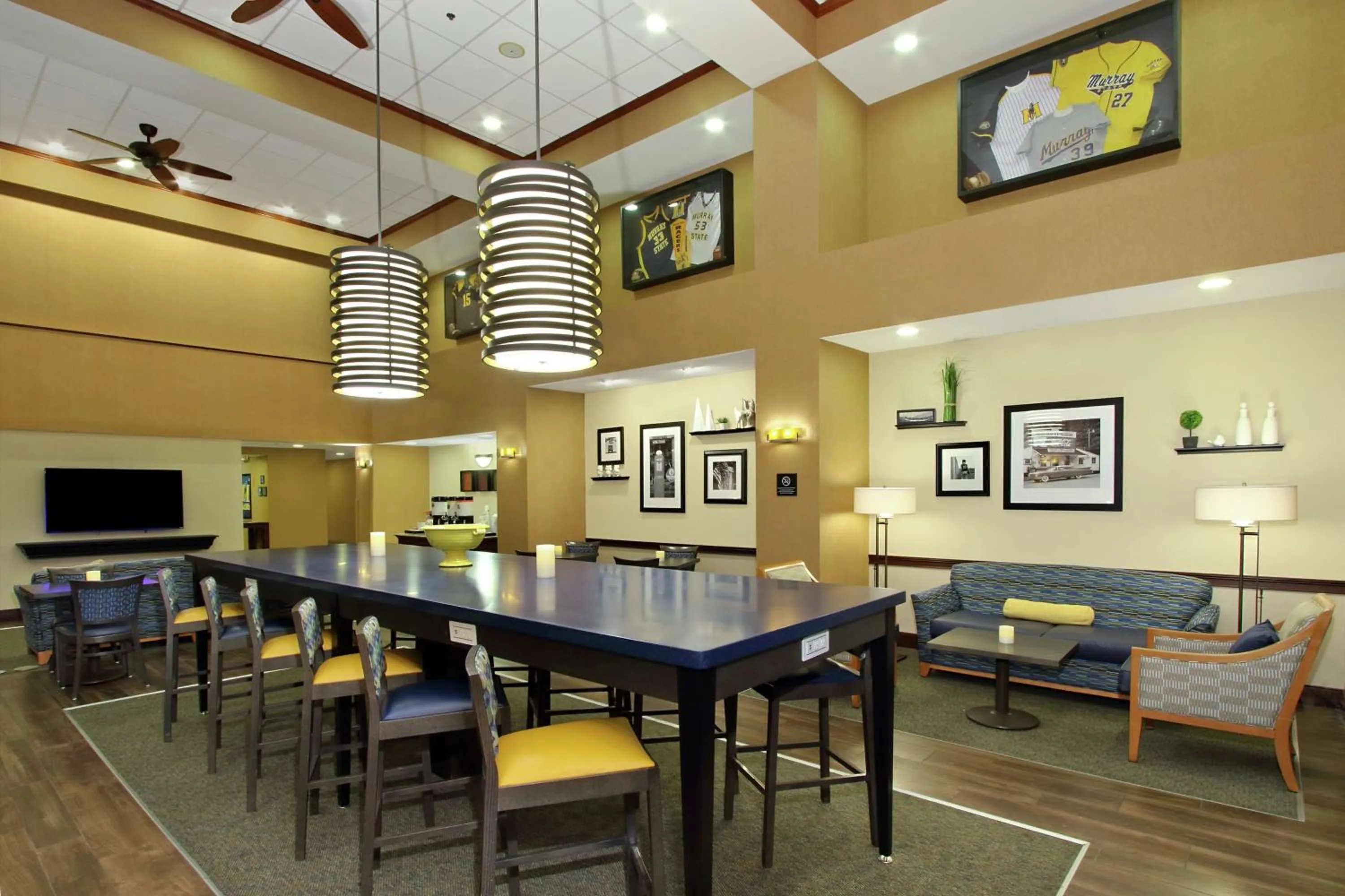 Dining area in Hampton Inn & Suites Murray
