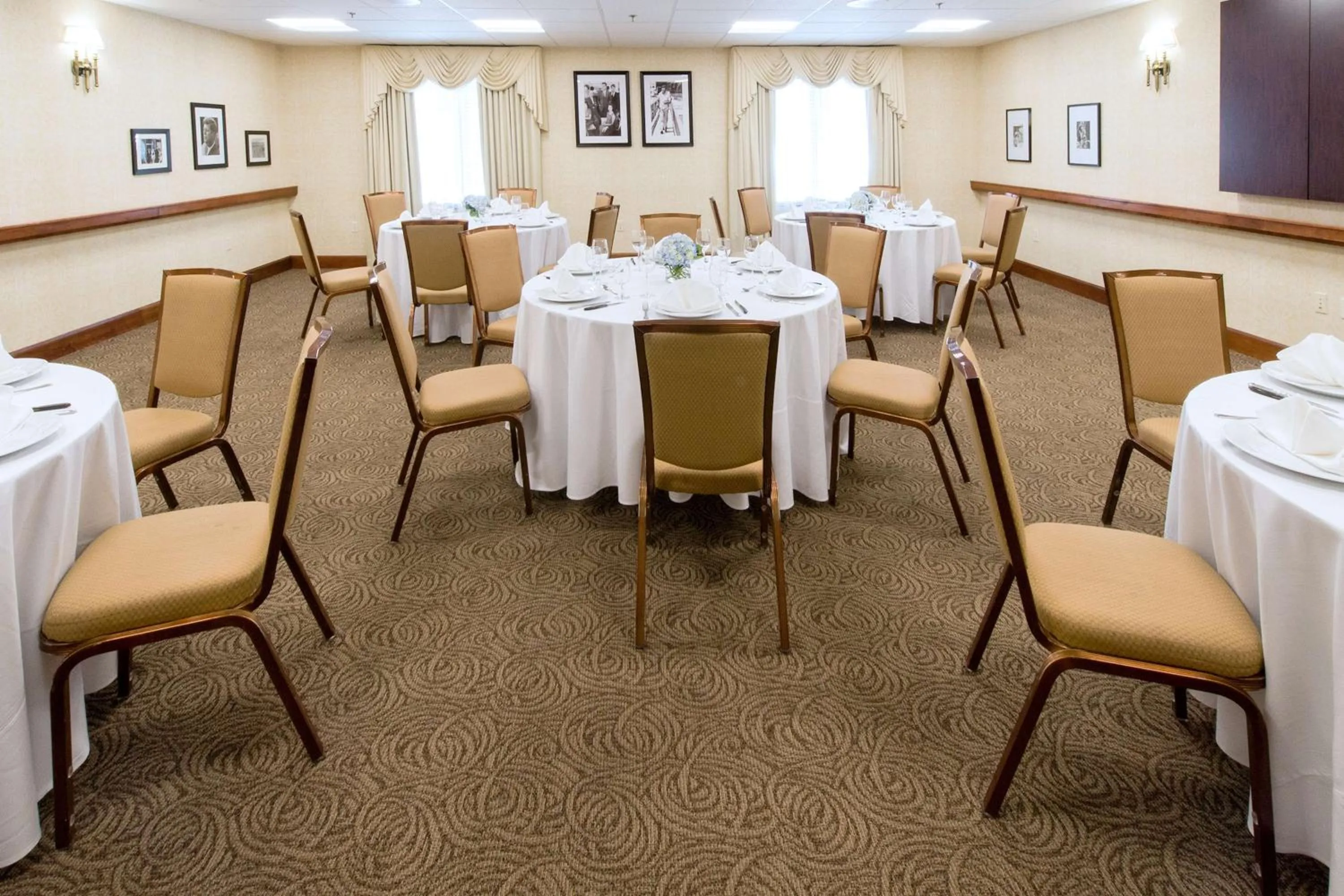 Meeting/conference room in Hampton Inn Boston-Norwood
