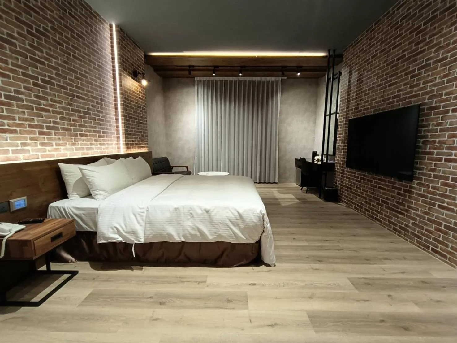 Bed in Romantic Code Art Motel