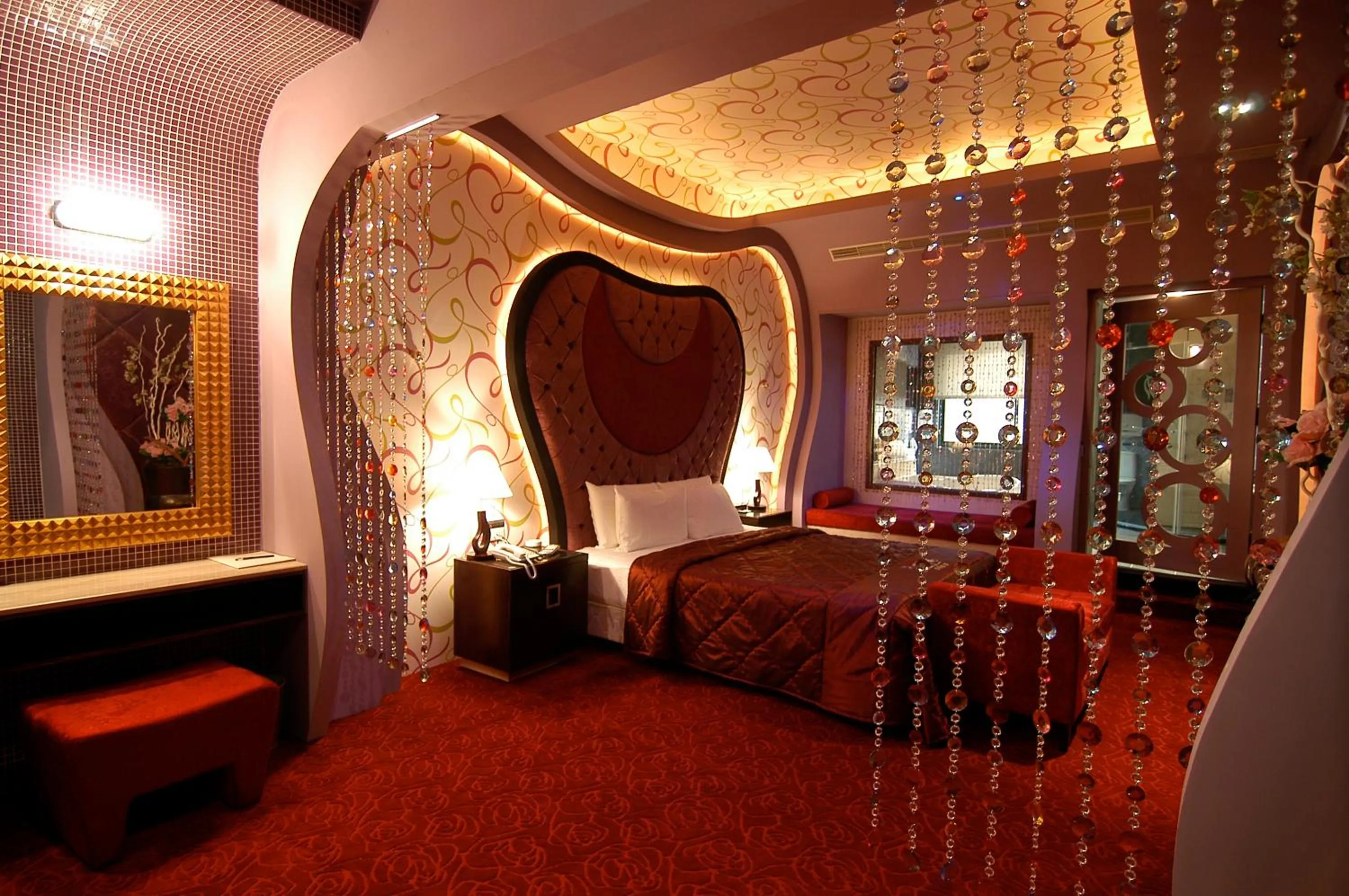 Romantic Code Art Motel