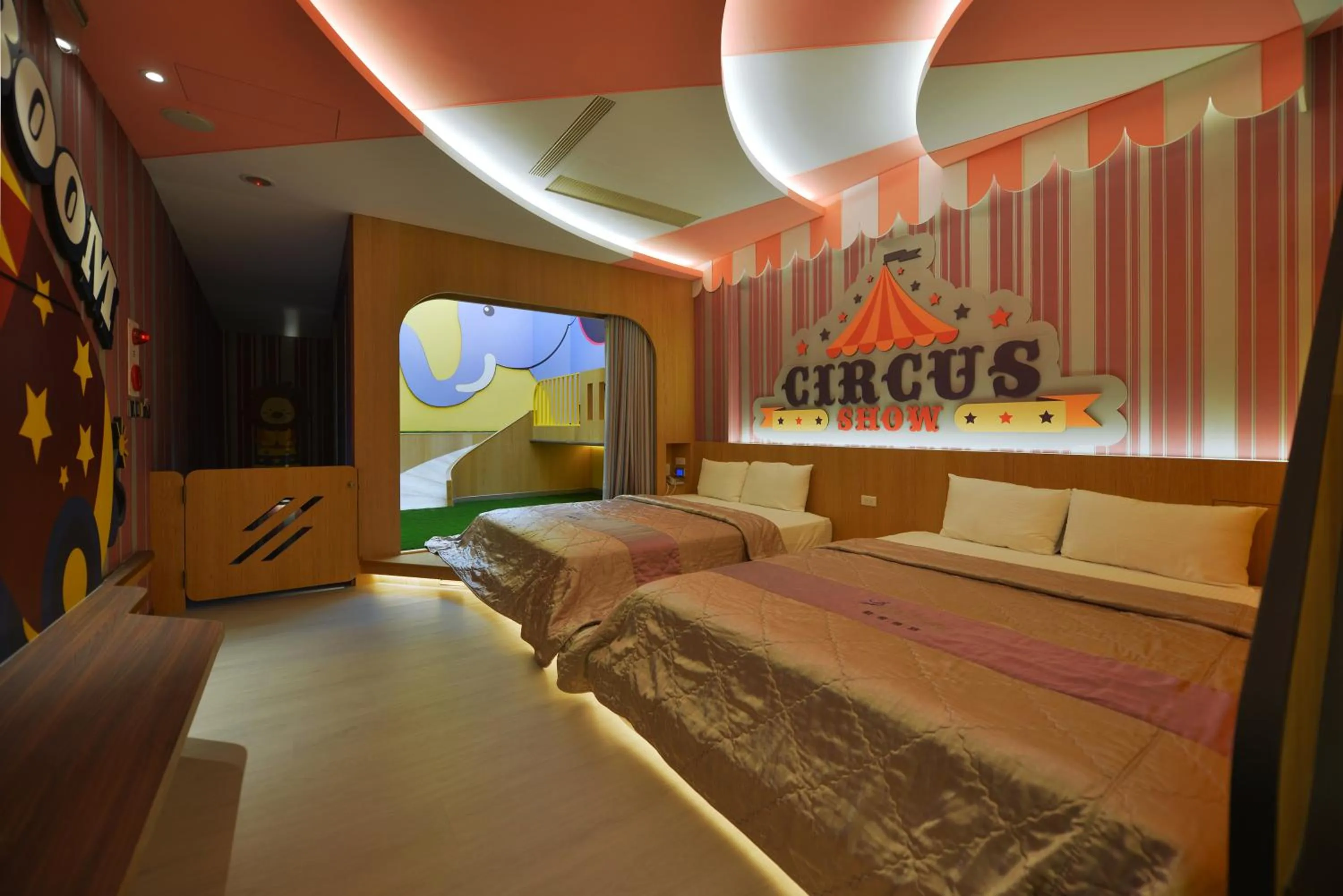 Bed in Romantic Code Art Motel