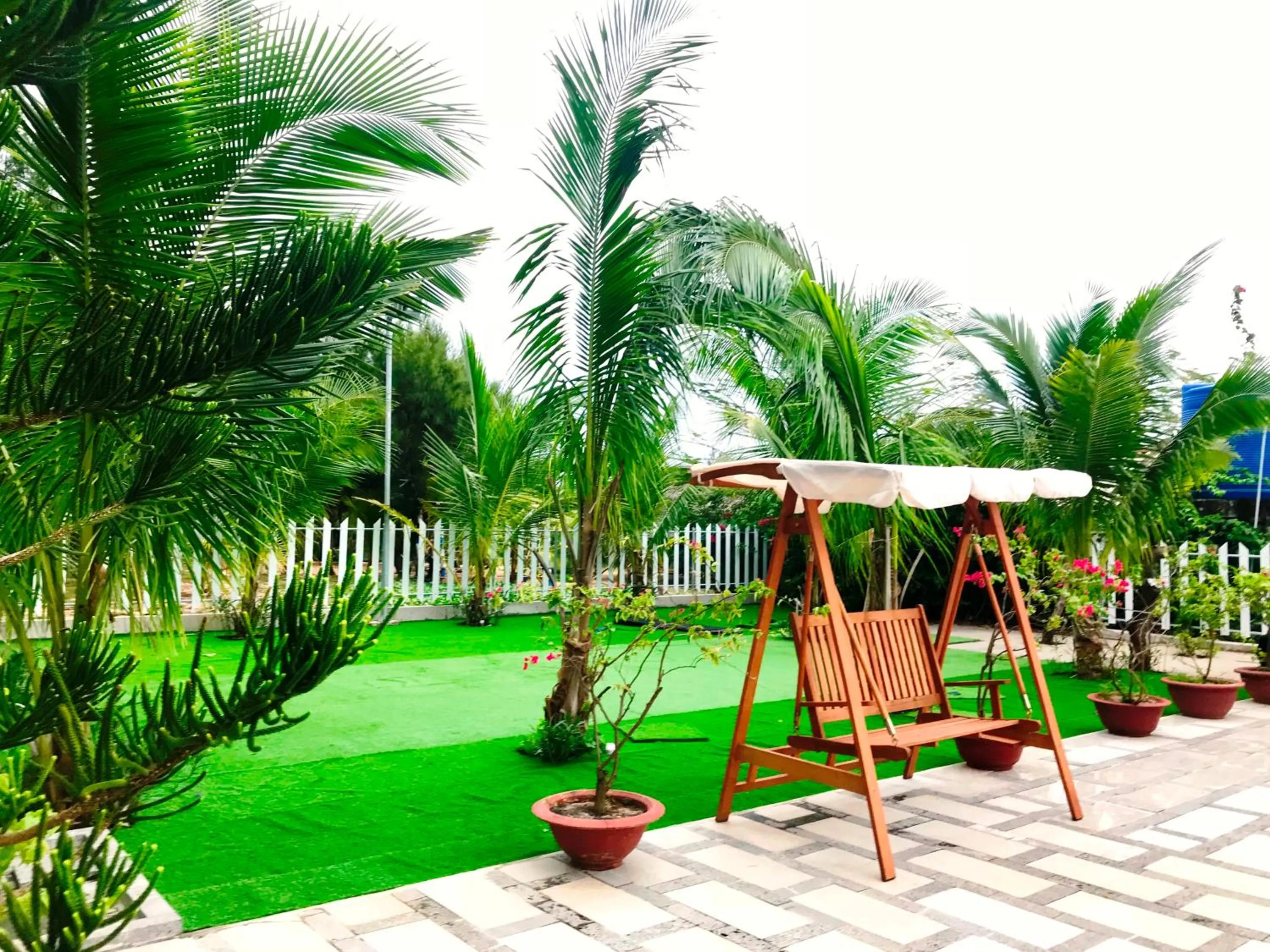 Property building in Oceanward Hotel & Resort