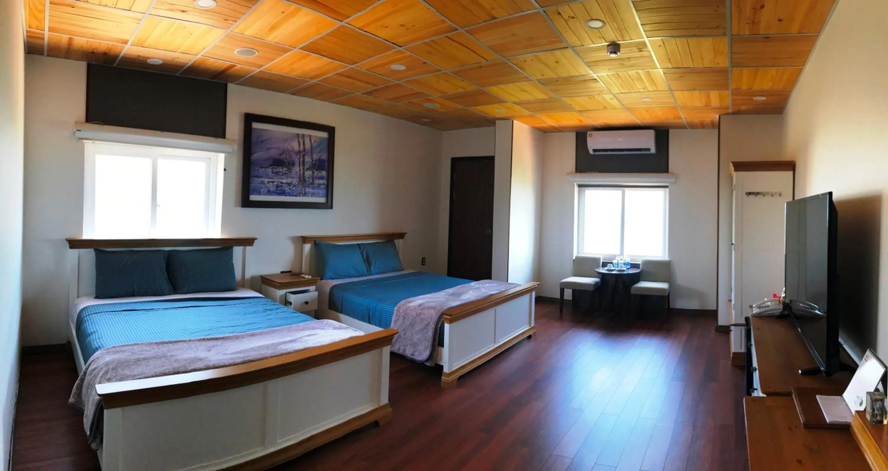 Bed in Oceanward Hotel & Resort