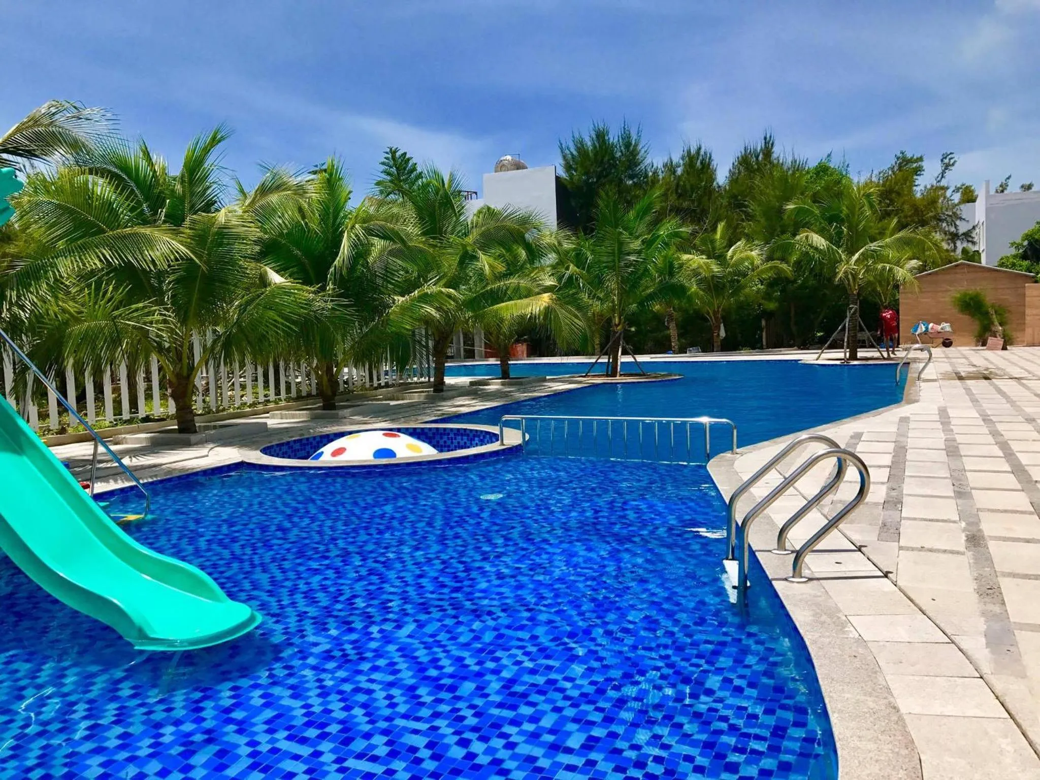 Oceanward Hotel & Resort