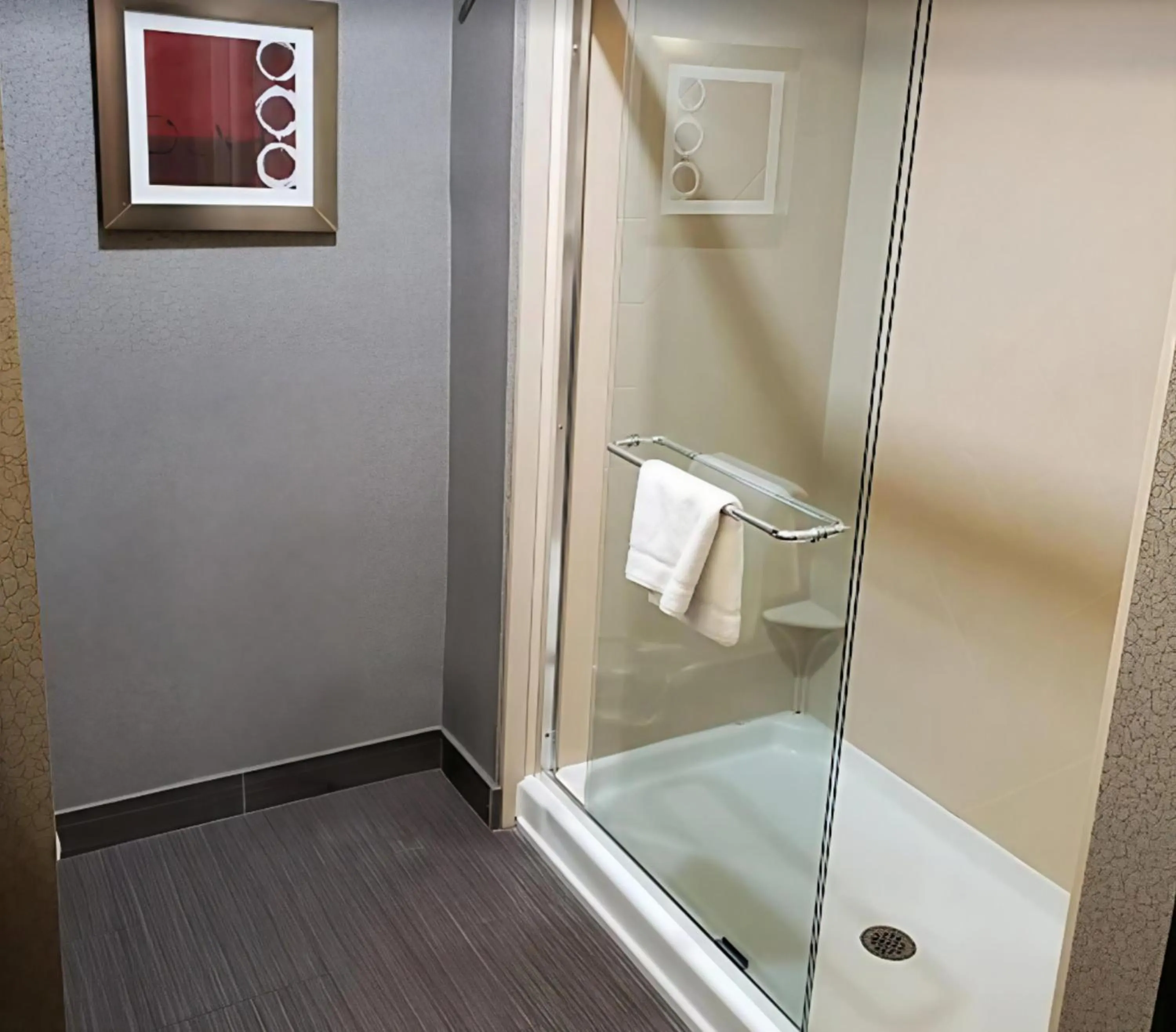 Bathroom in Hampton Inn and Suites Marksville