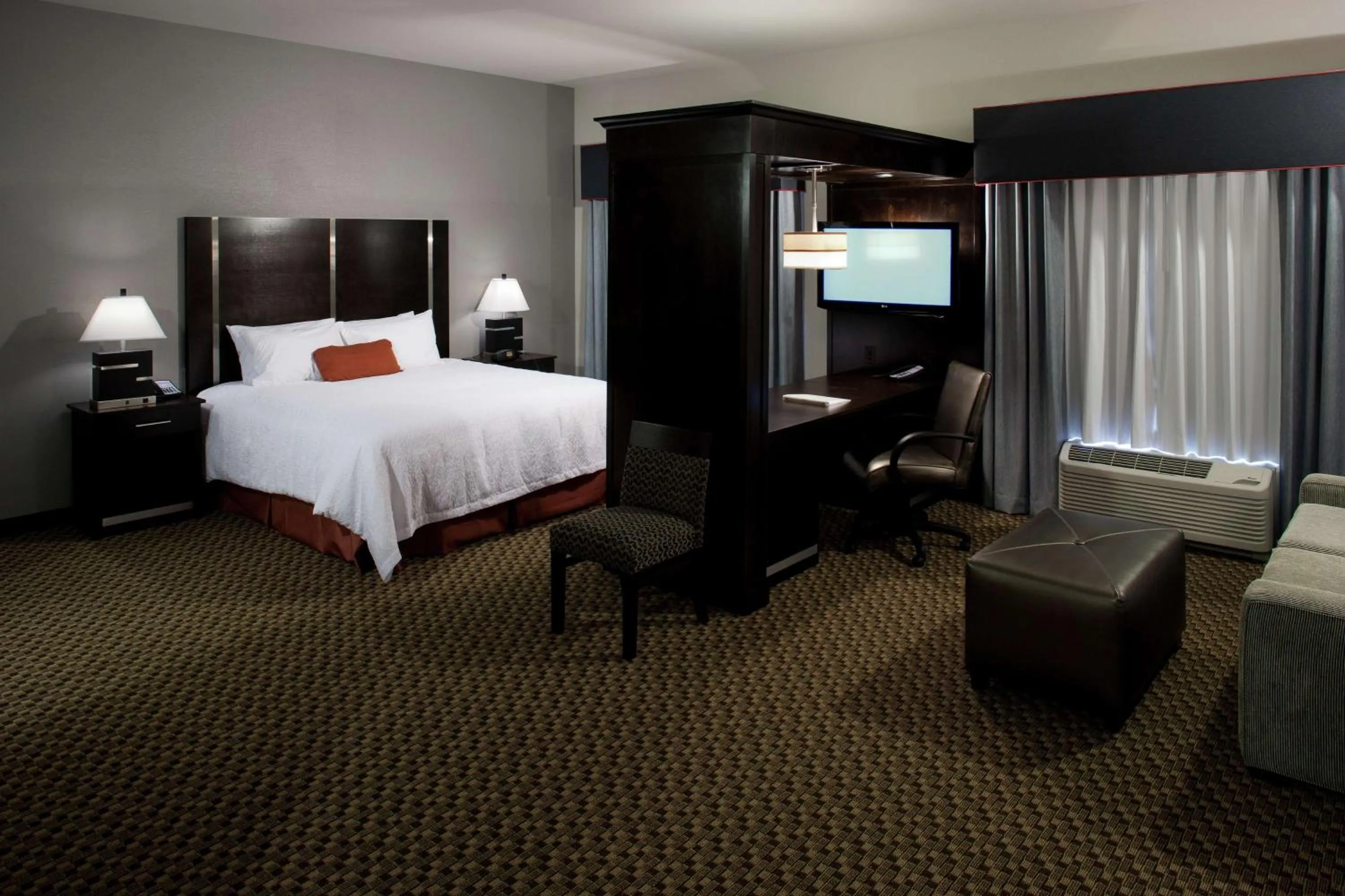 Bedroom, Bed in Hampton Inn and Suites Marksville