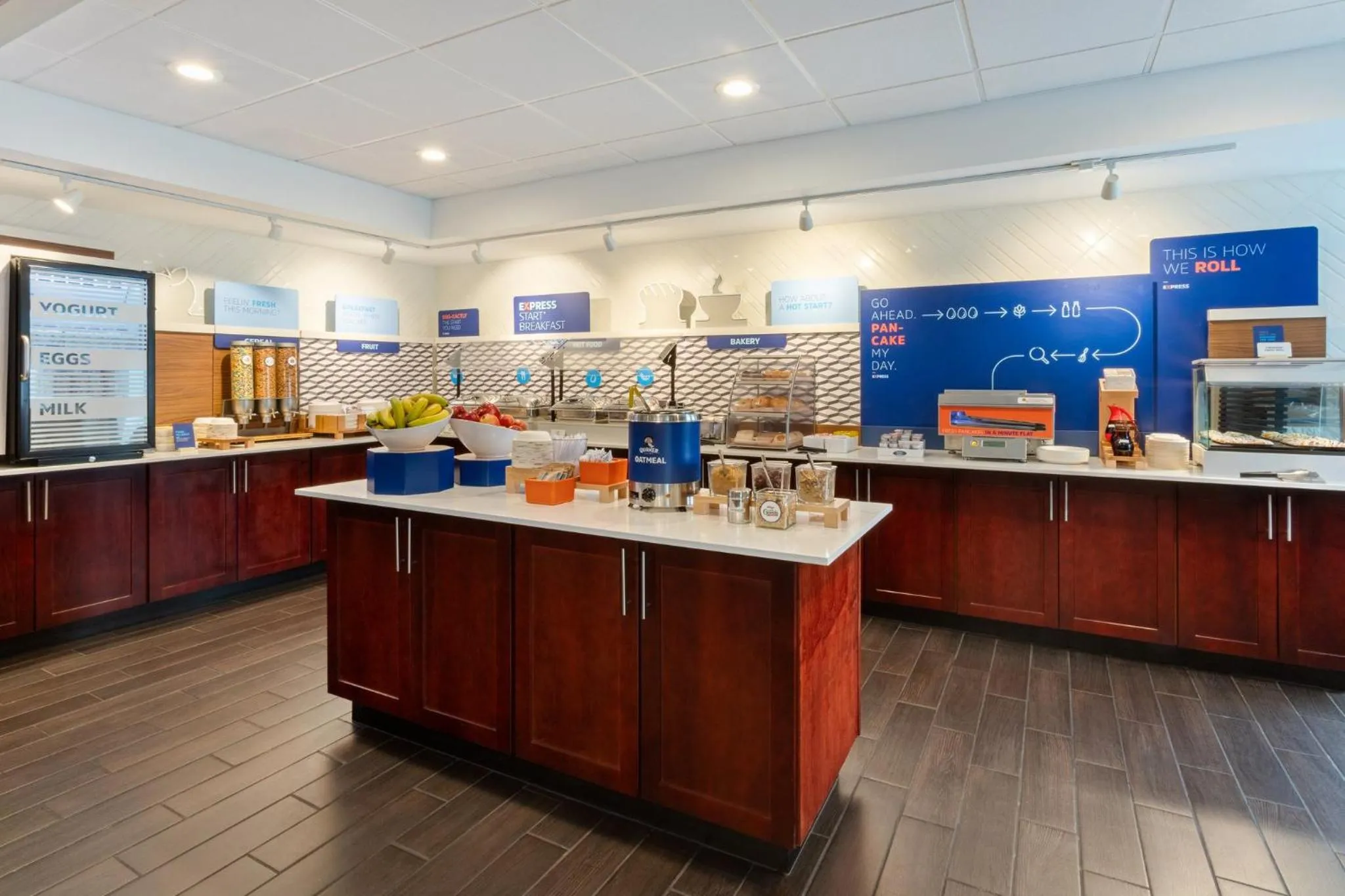 Breakfast in Holiday Inn Express & Suites Cincinnati Riverfront by IHG